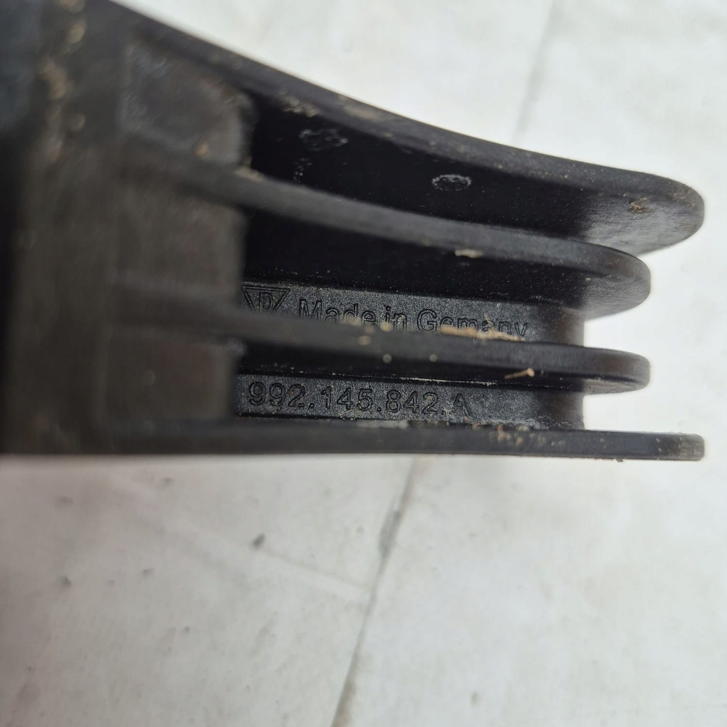 PORSCHE CARERRA 911 992 console bracket radiator air 992145842A