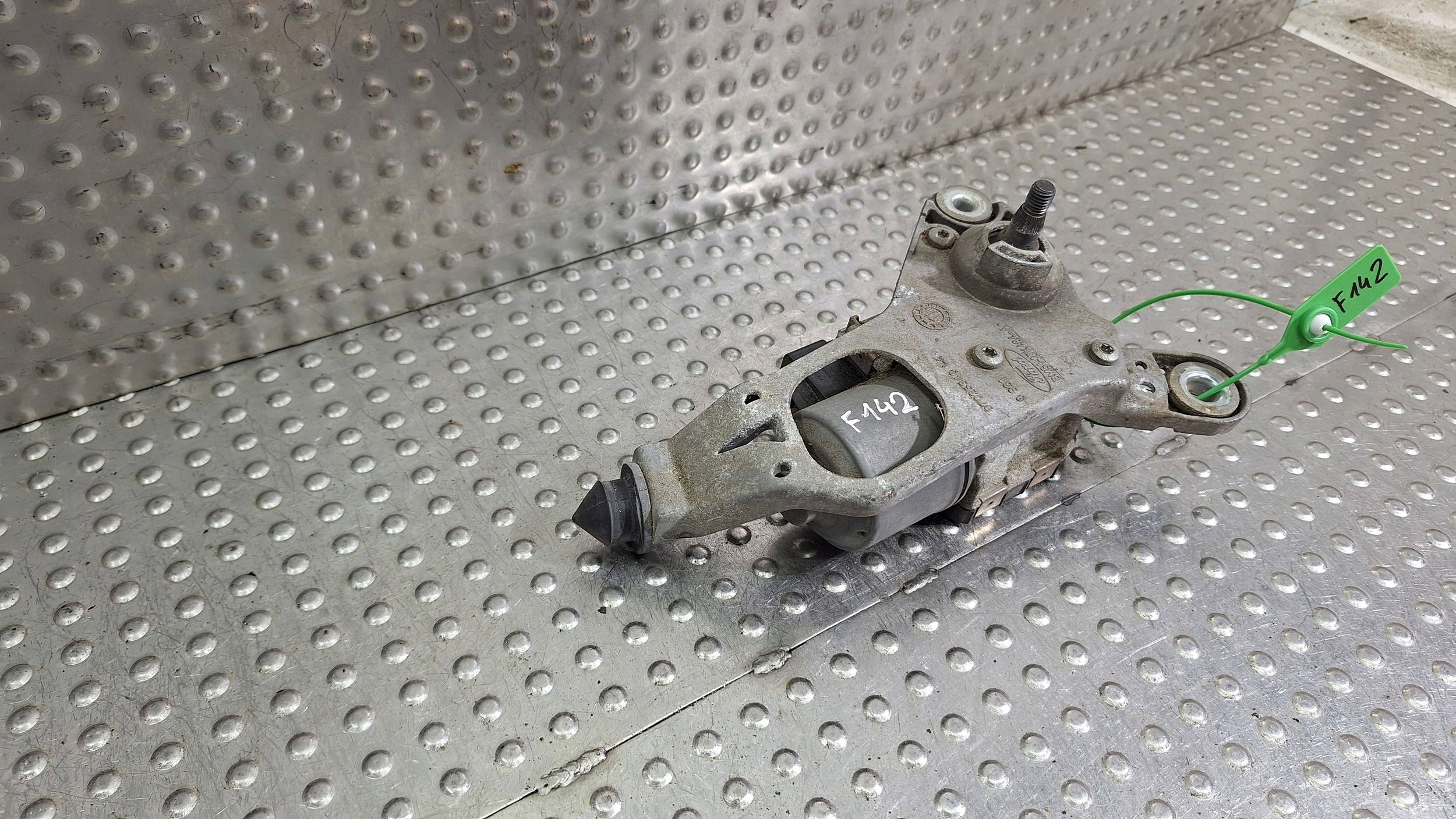 motorek stěrače levý předek BM51-17504-AH FORD FOCUS MK3