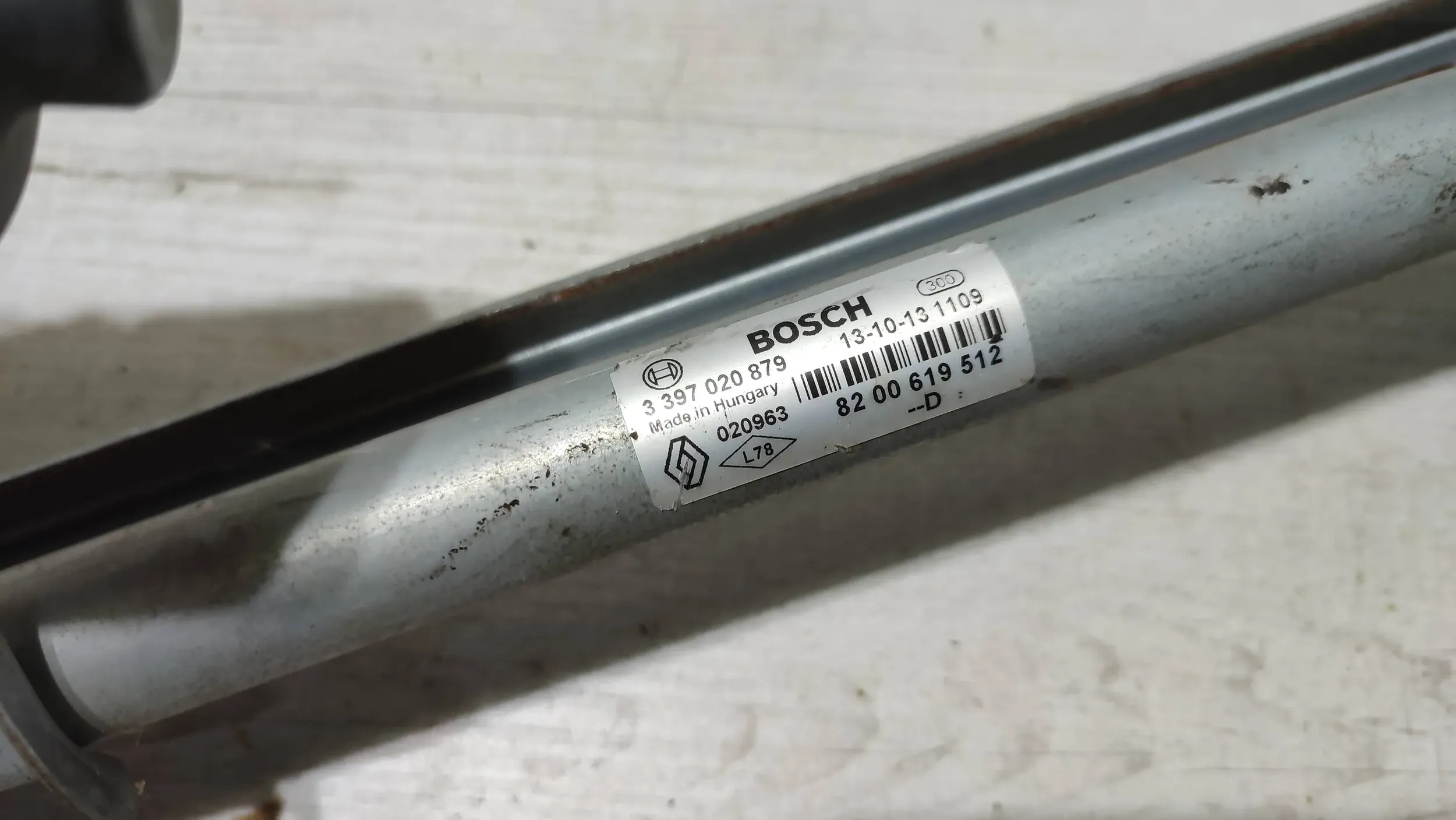 Dacia Sandero 2012 wiper mechanism front
