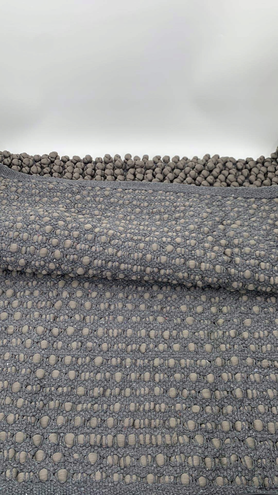 Jotex Dywanik łazienkowy szary 80x150x23 cm Grubość 30 mm