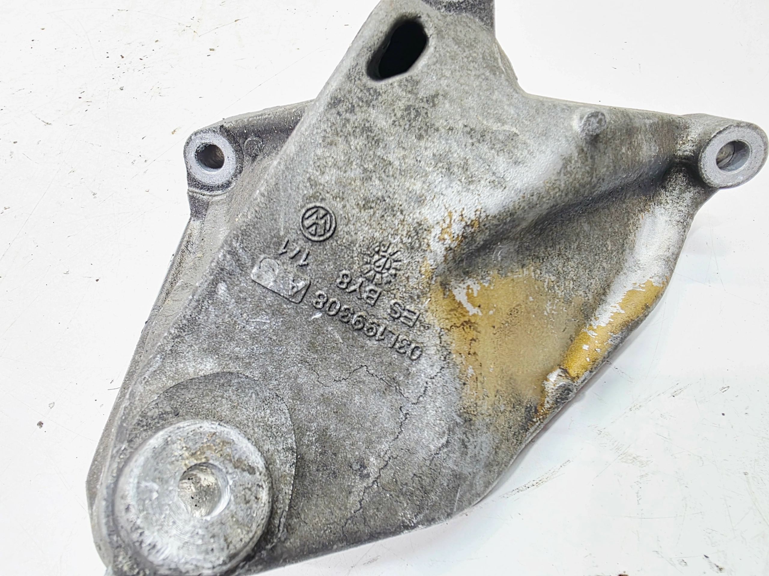 holder engine mount right VOLKSWAGEN CRAFTER 2.0 TDI 03L199308A
