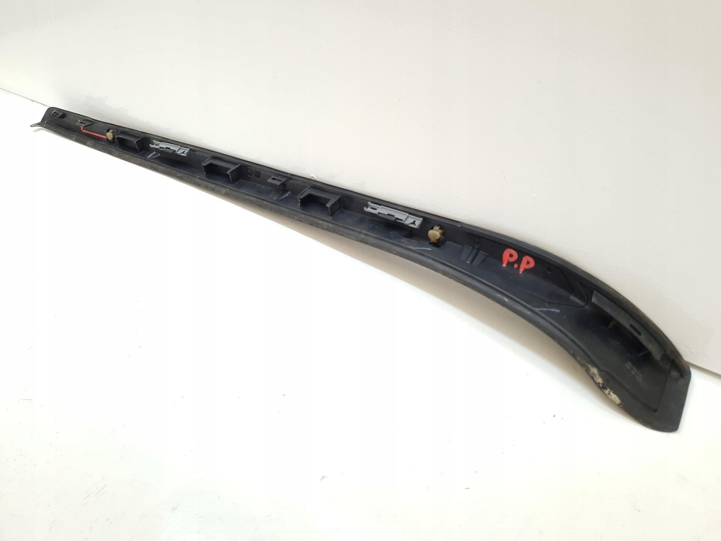 LISTWA SZYBY PRAWA PRZÓD PEUGEOT 508 Numer katalogowy części 9686615480