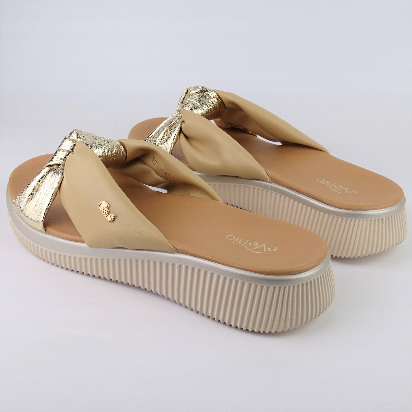 KLAPKI DAMSKIE LEKKIE BEŻOWE NISKA KOTURNA NA SZERSZĄ STOPĘ roz 41 Model 22SD98-4541