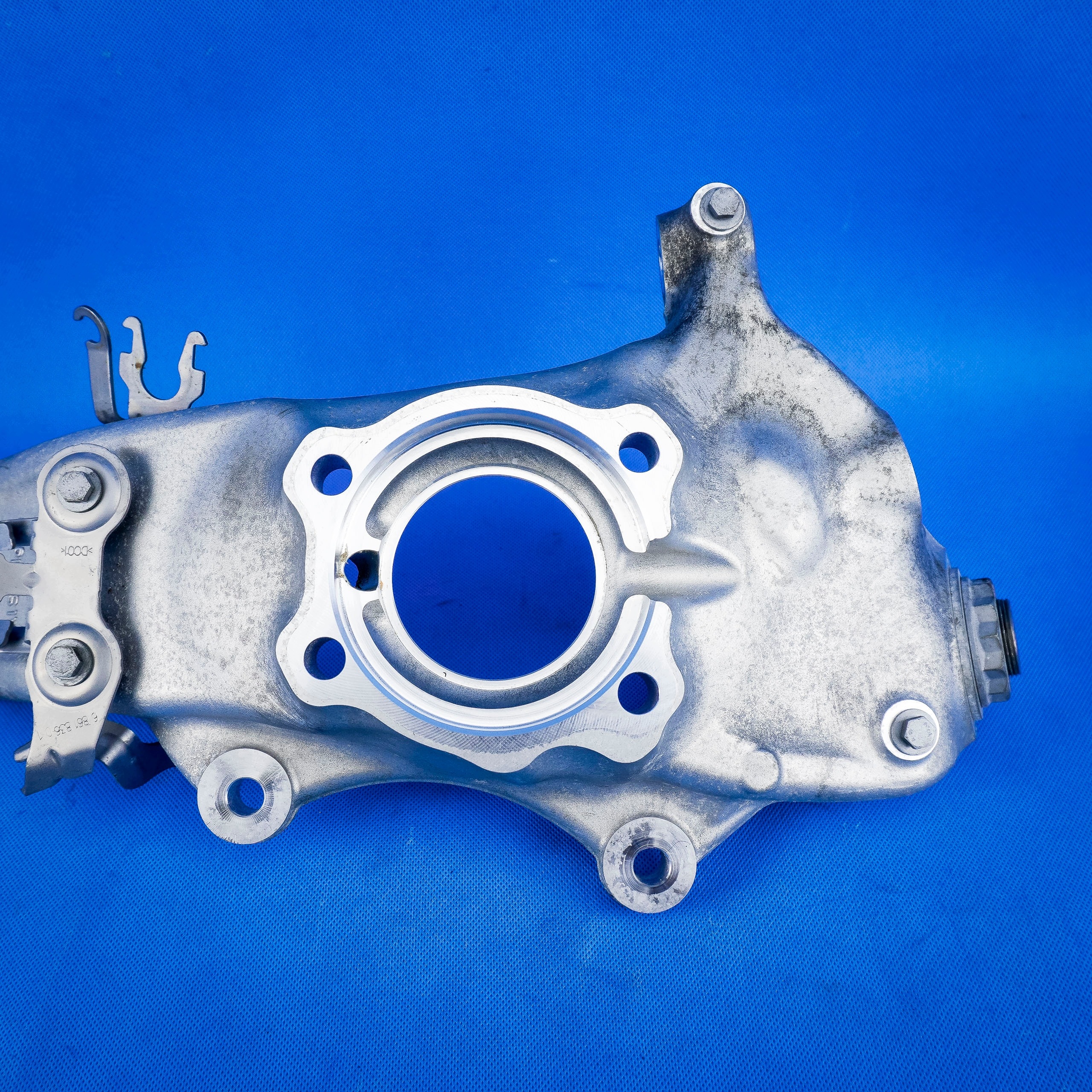 swing wheels front front right joint BMW 5 G30 6884386 6852536 59km
