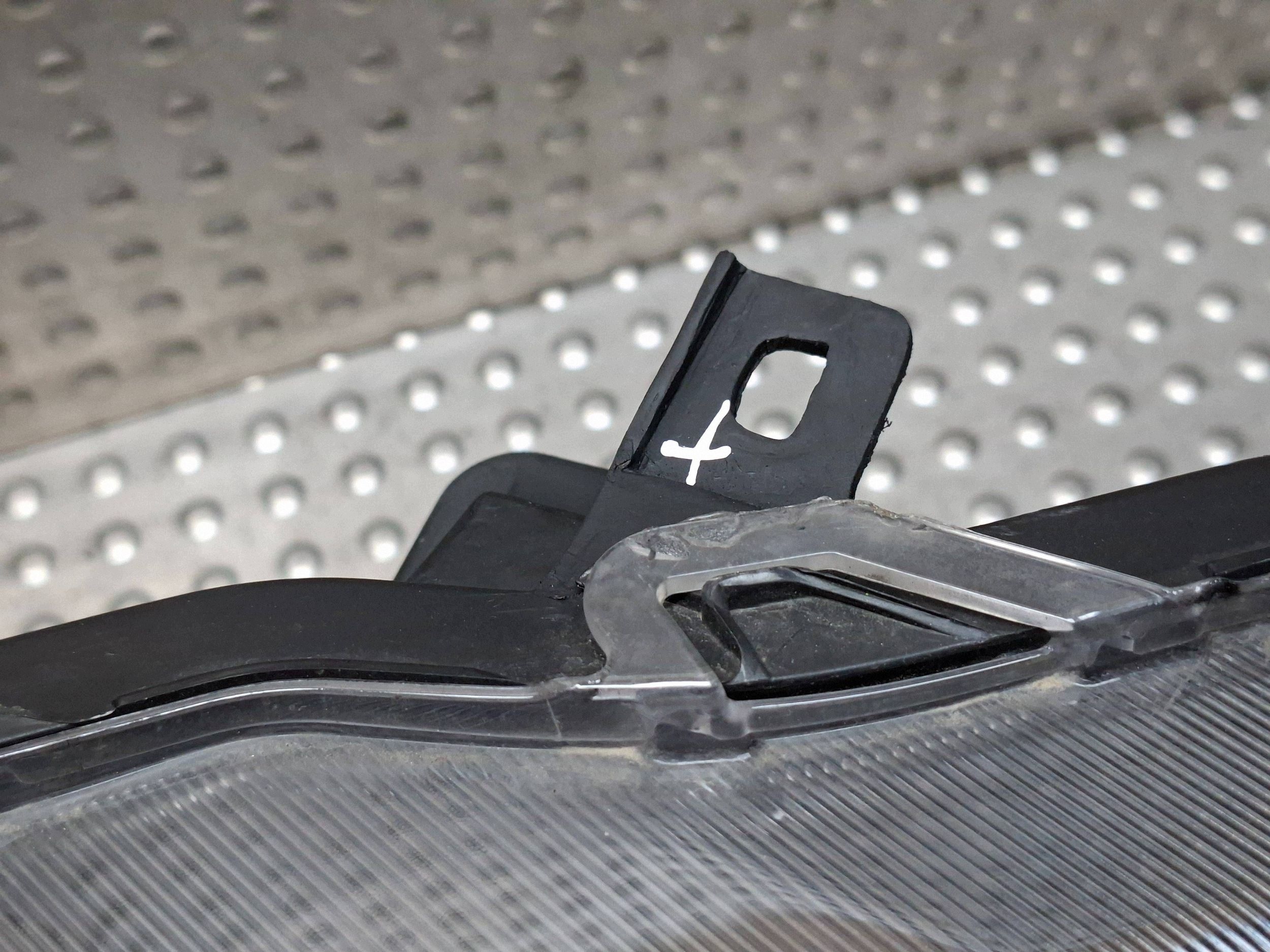 light FULL LED front right TOYOTA YARIS IV 20- 25 EU