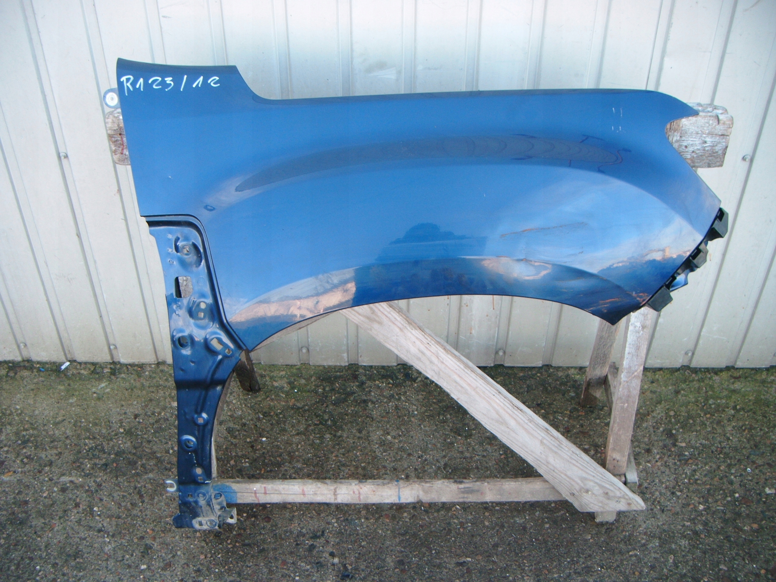 DACIA DUSTER 2 II 17-21 BŁOTNIK PRAWY PRZÓD