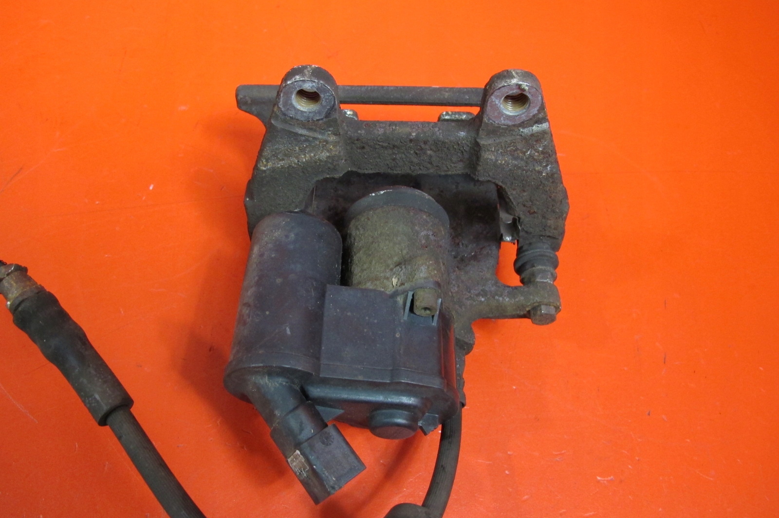 AUDI A6 C6 4F 2.7 TDI BPP TRW caliper brake electrical left rear part JARZMO