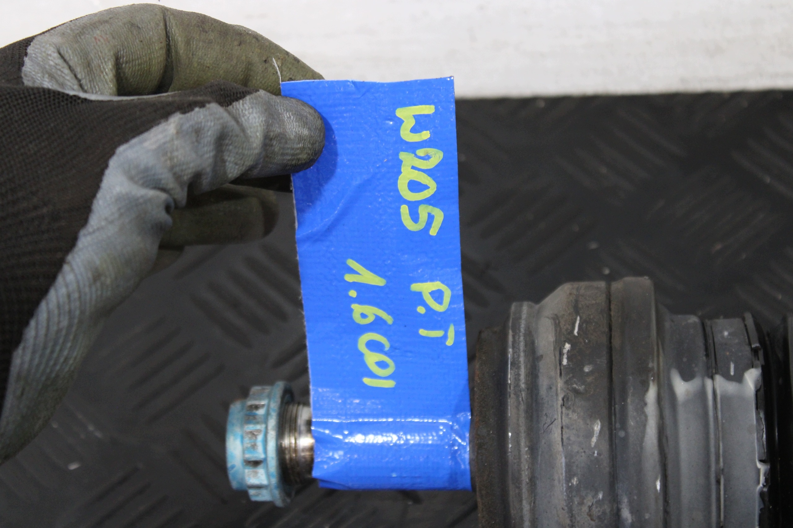 semi-axis semi-axis right rear part MERCEDES C-KLASA W205