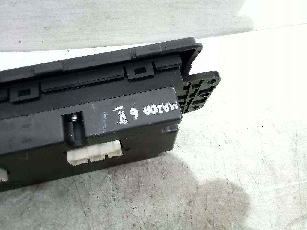 Mazda 6 II GH vezérlő panel szellőző GAM761190B
