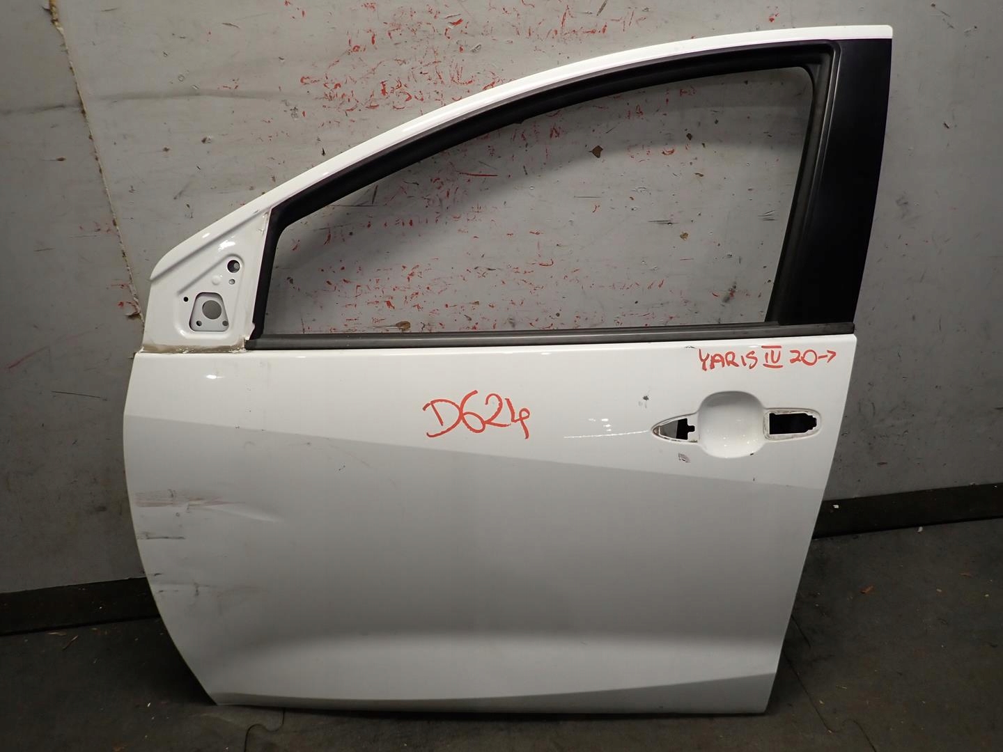 door front front left TOYOTA YARIS IV 2020