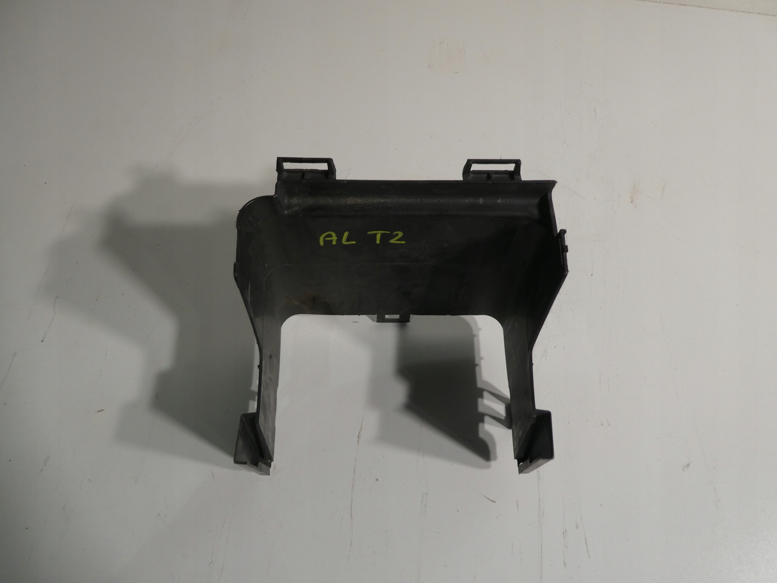 BLENDE ABDECKUNG AKUMLATORA AUDI VW 1K0915336B