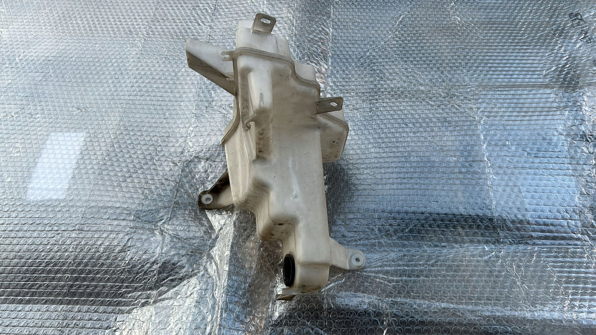 washer fluid tank TOYOTA RAV4 IV 12-18