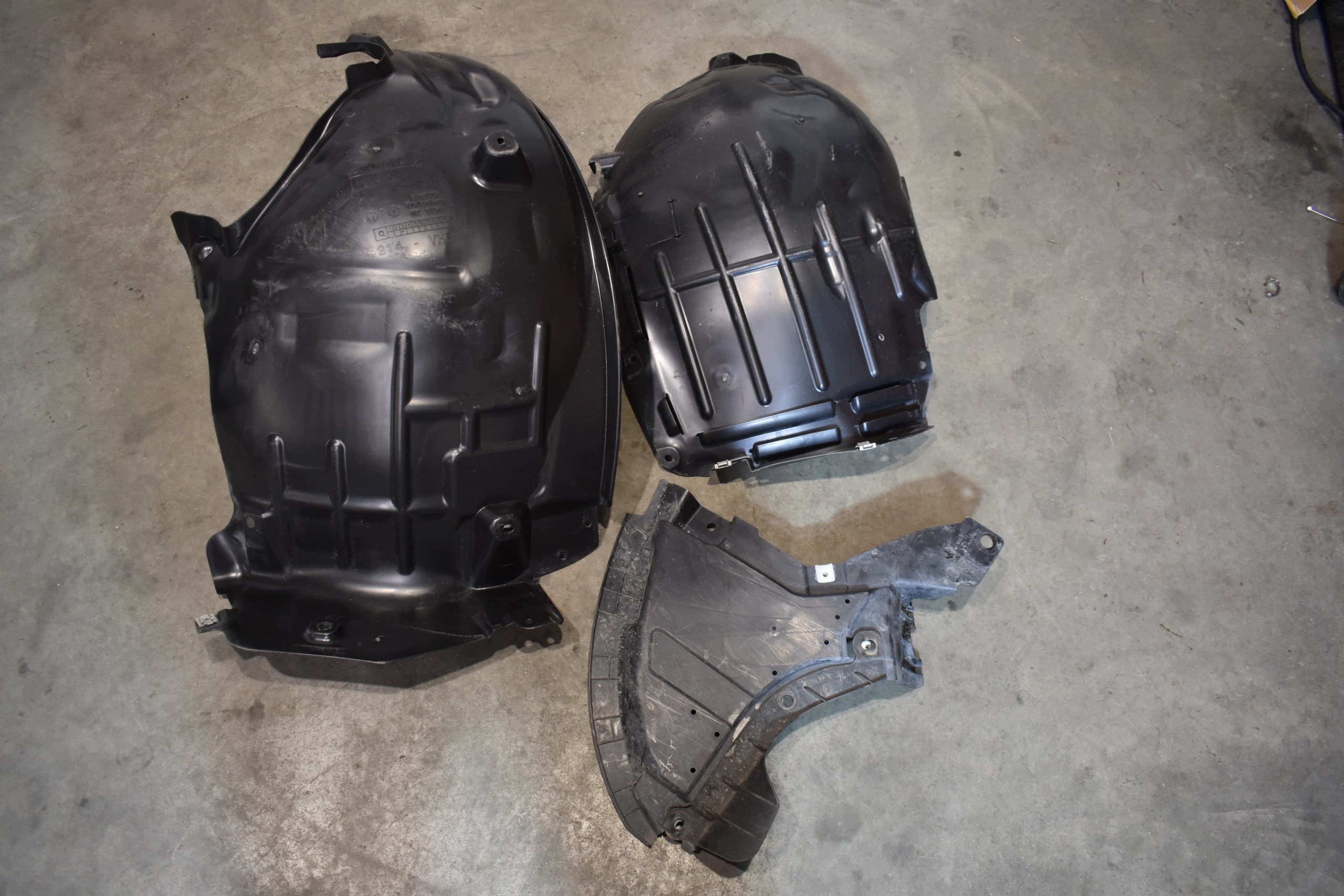 IDELANE mudguard front front right KPL. MERCEDES W214 1