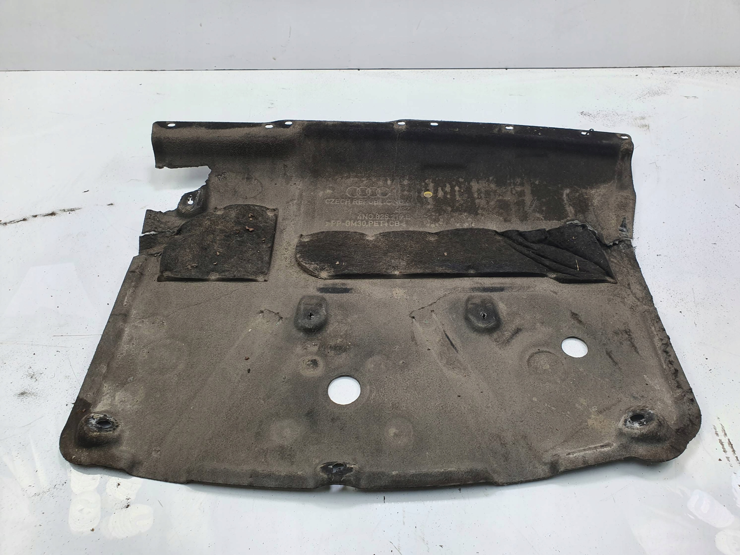 OSLONA 4N0825219E AUDI A8 D5 4N Part number 4N0825219E
