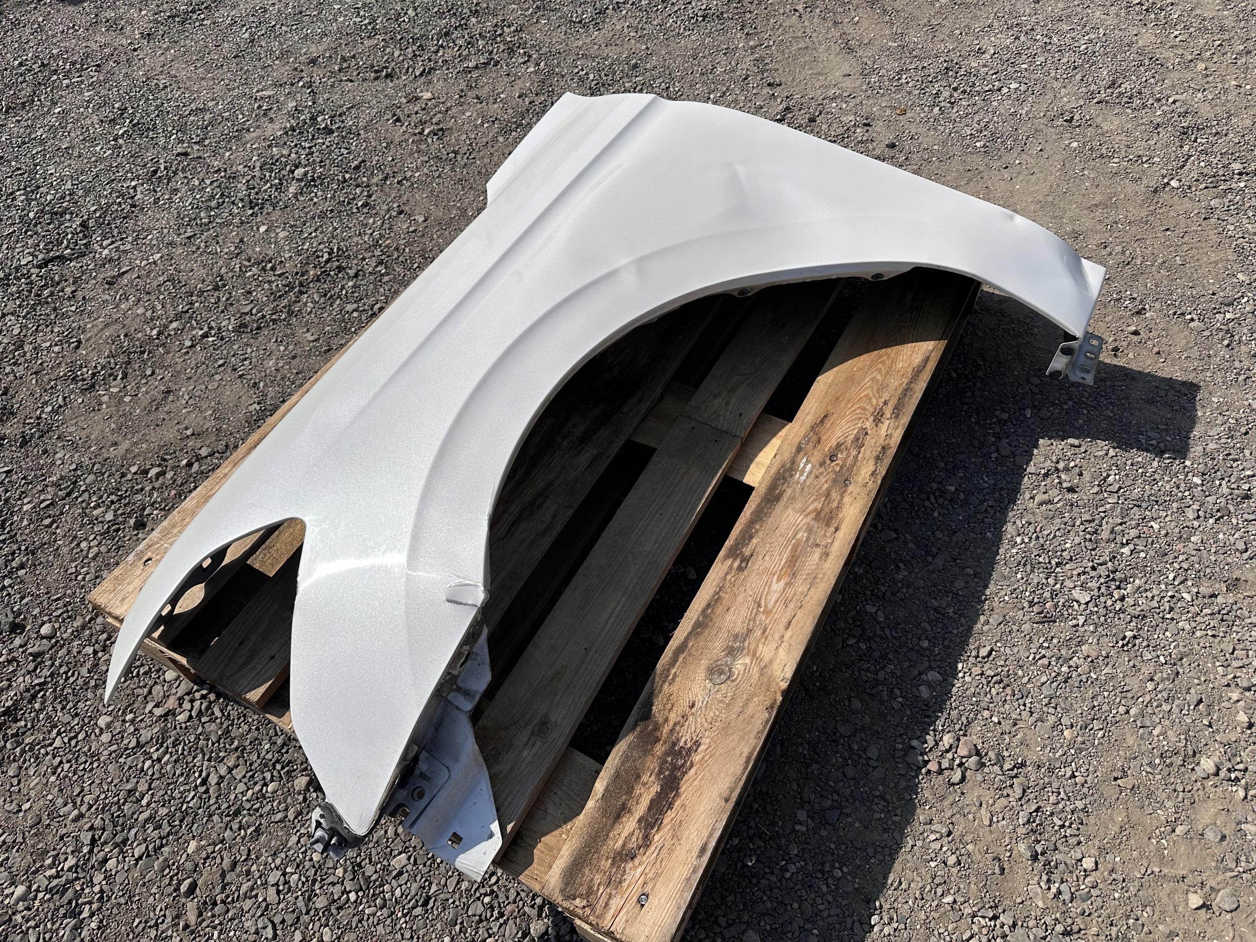 fender front front left Ford Expedition 2018+