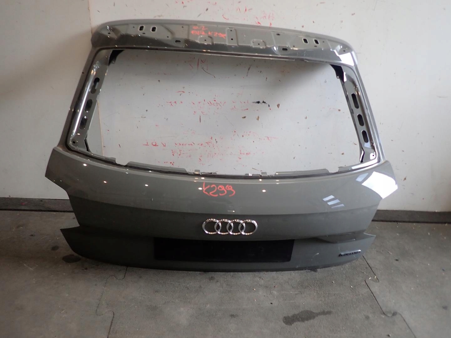 heckklappe kofferraumdeckel AUDI Q2 2016- 81A