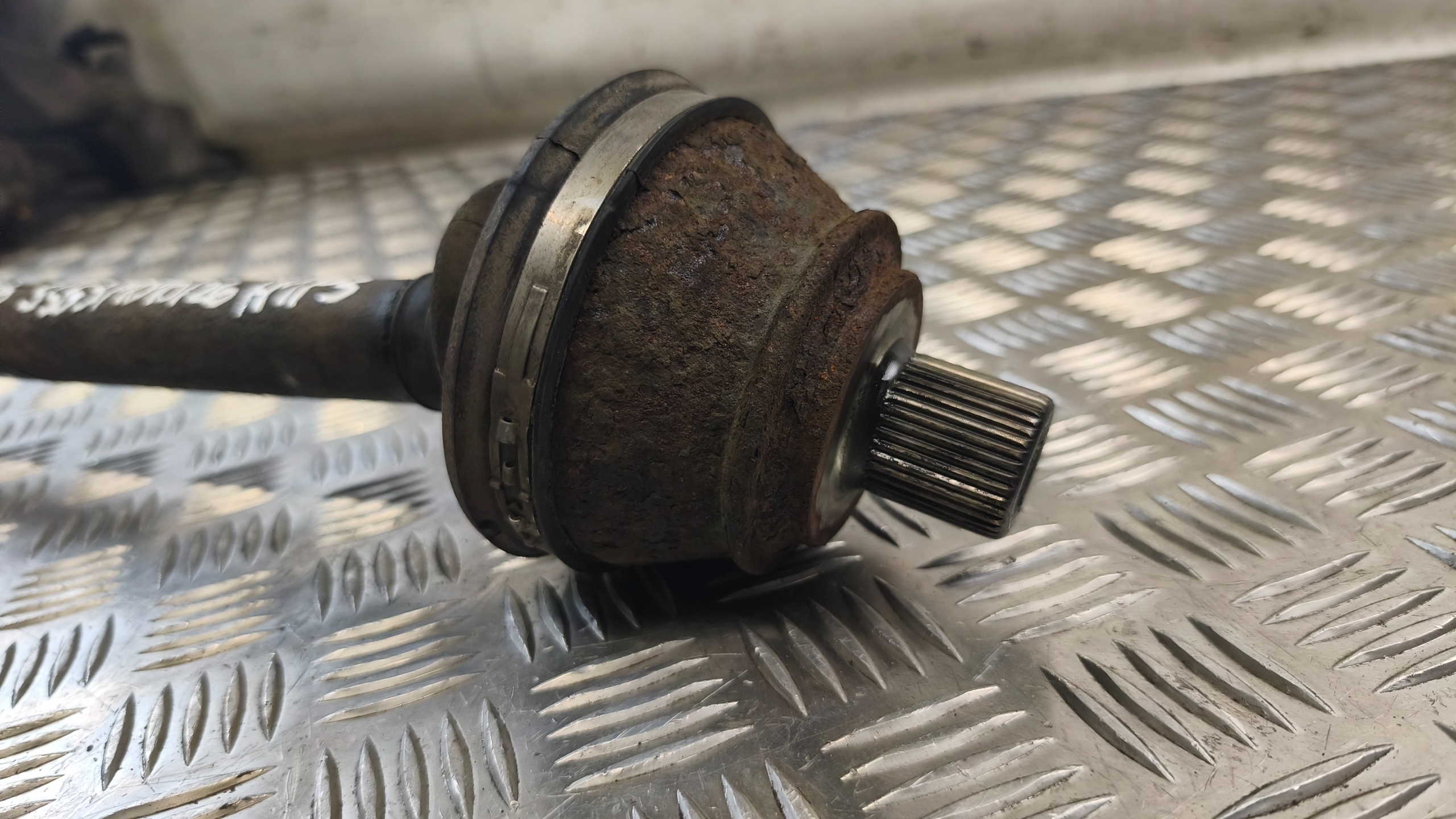 semi-axis right rear part VW PHAETON 3.0 V6 2006r