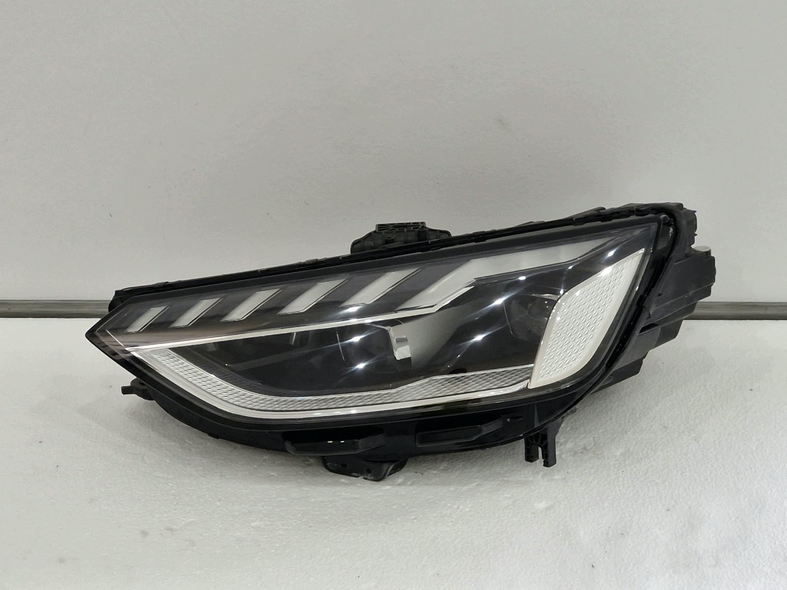 Licht links Audi A4 8W LIFT FULL LED Matrix