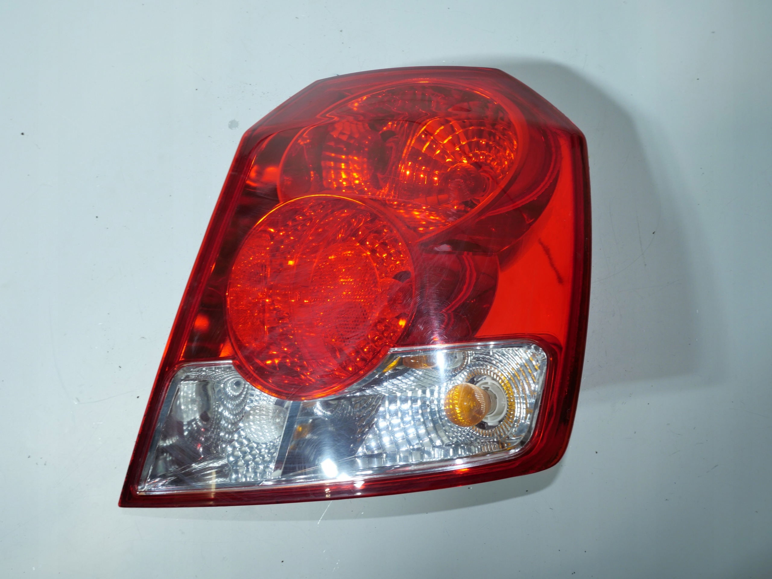 Chevrolet Kalos light rear part right 300267R