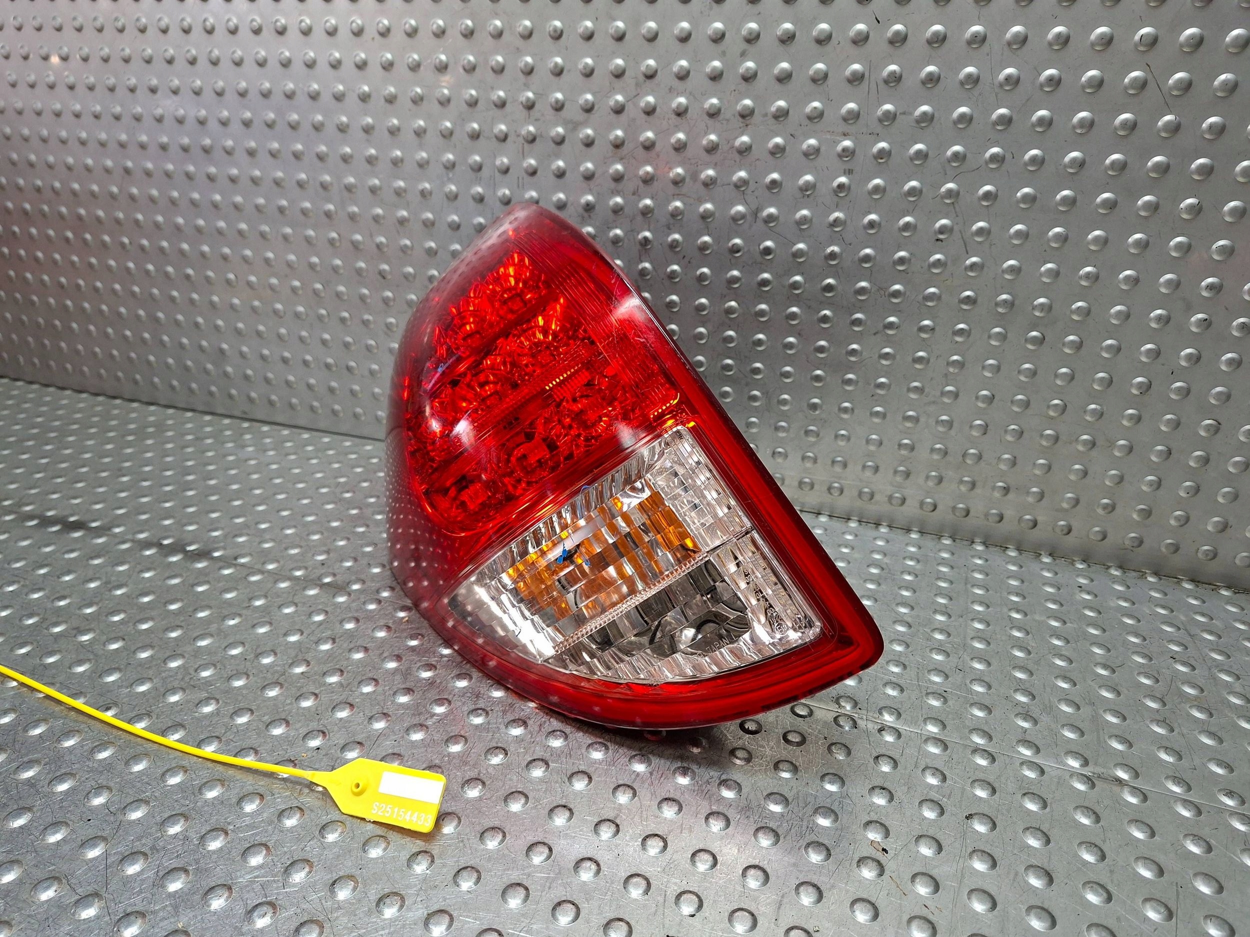 light rear part left TOYOTA RAV 4 III 06-09 EU