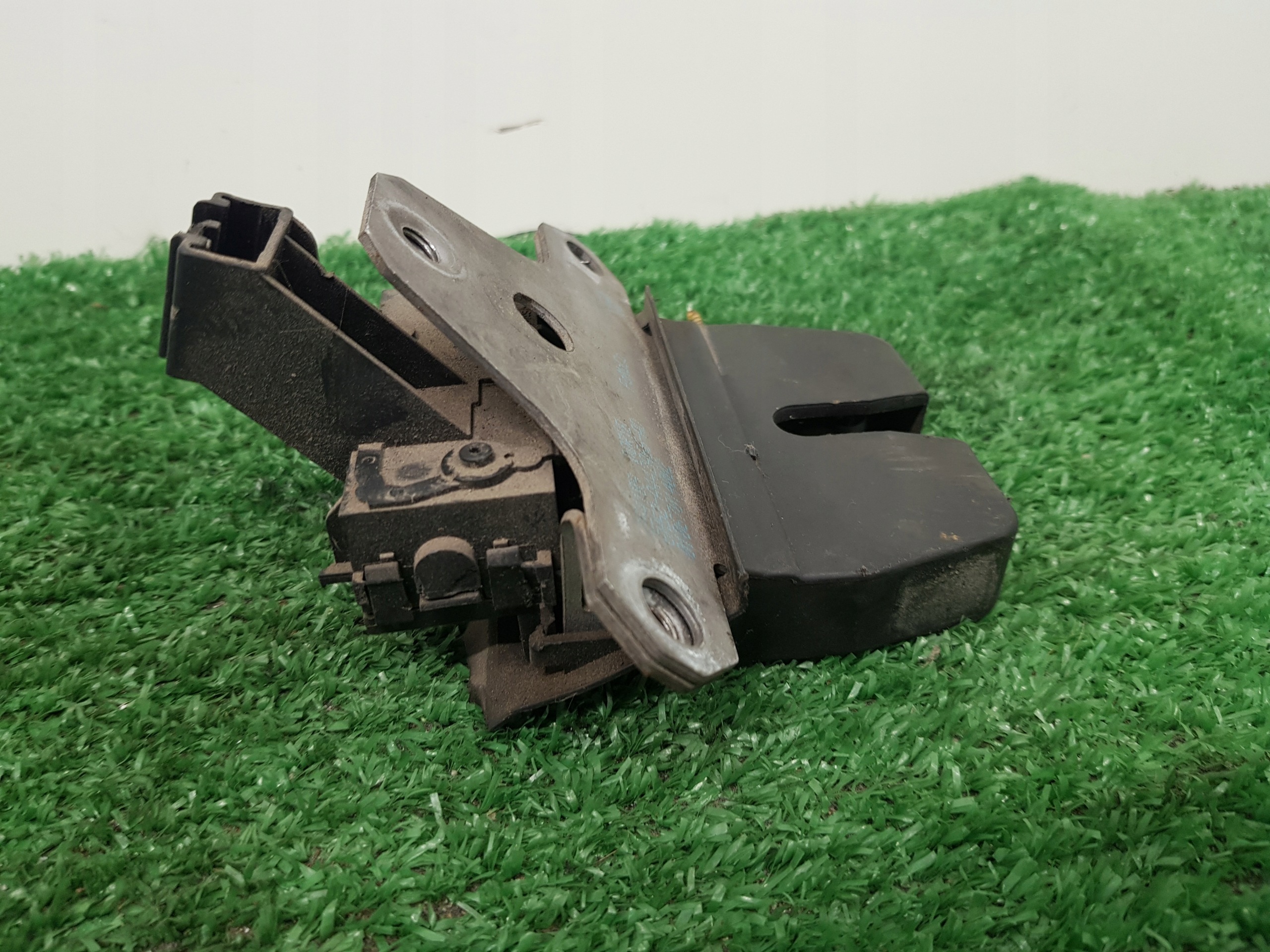 lock bonnet boot LAND ROVER FREELANDER 2 6H52-A442A66-AD