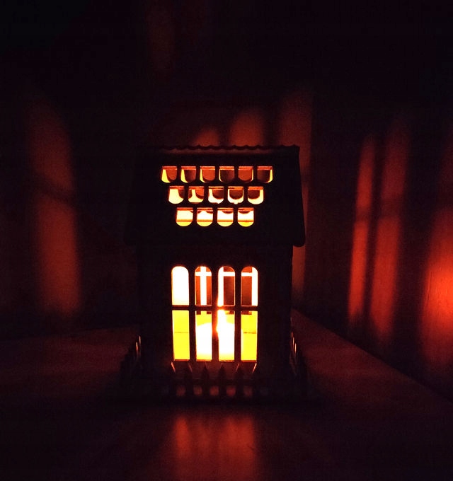 OZDOBA LATARENKA LAMPION NA TEALIGHT LED KQ40 Wysokość produktu 6.5 cm