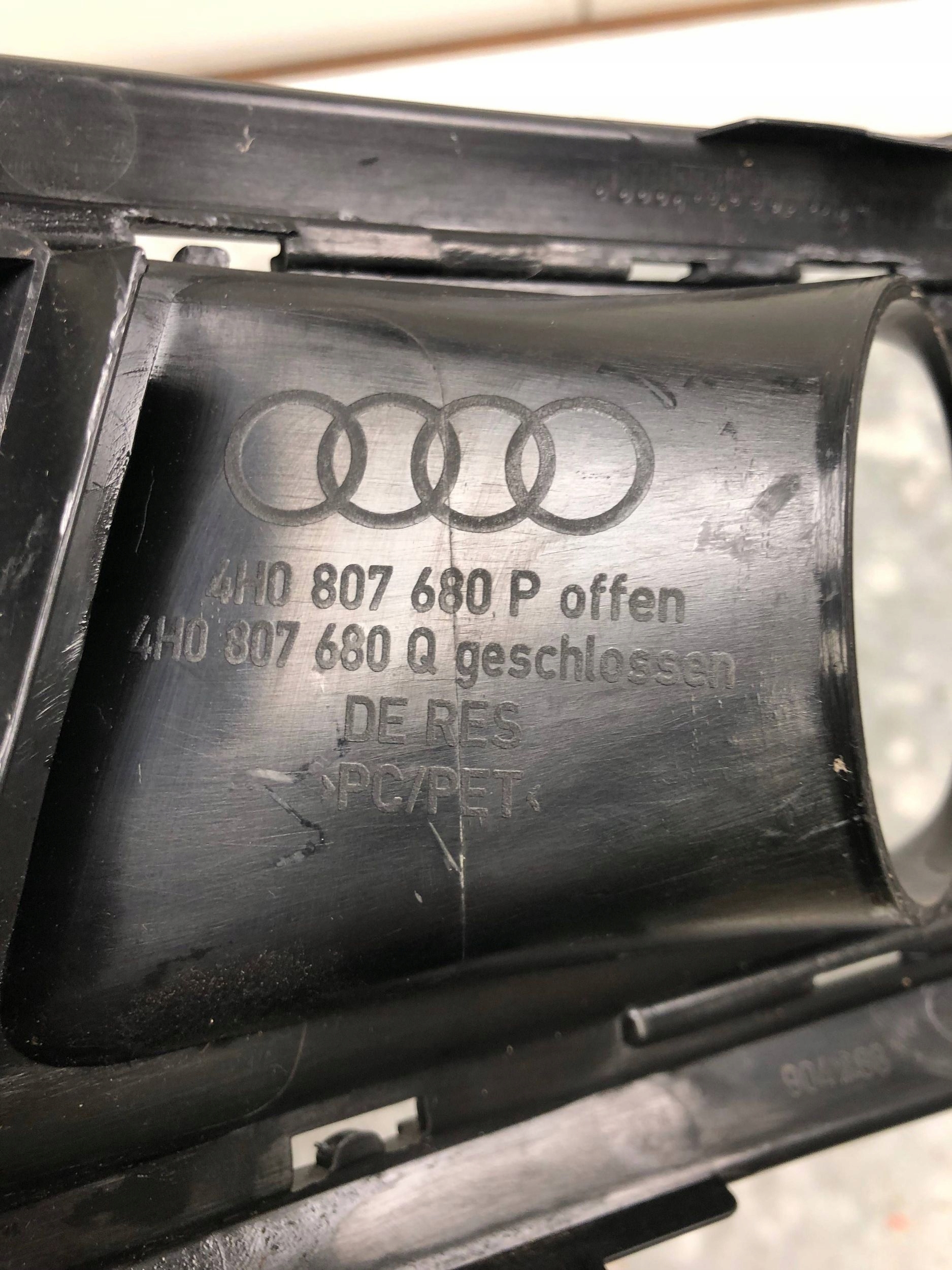 grid fog lights right front AUDI A8 D4 LIFT 4H0807680P