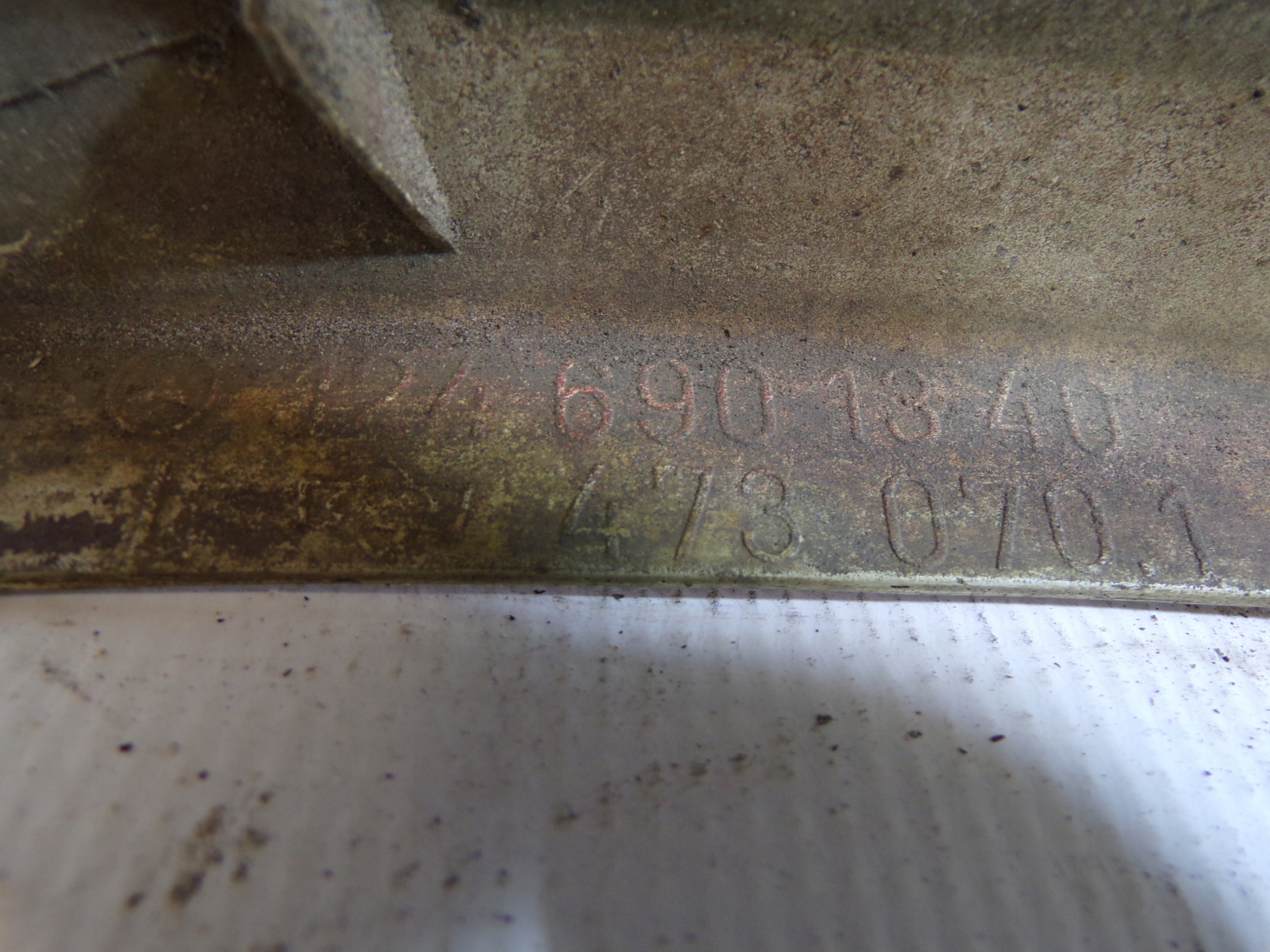 moulding of a fender left front left front MERCEDES W124