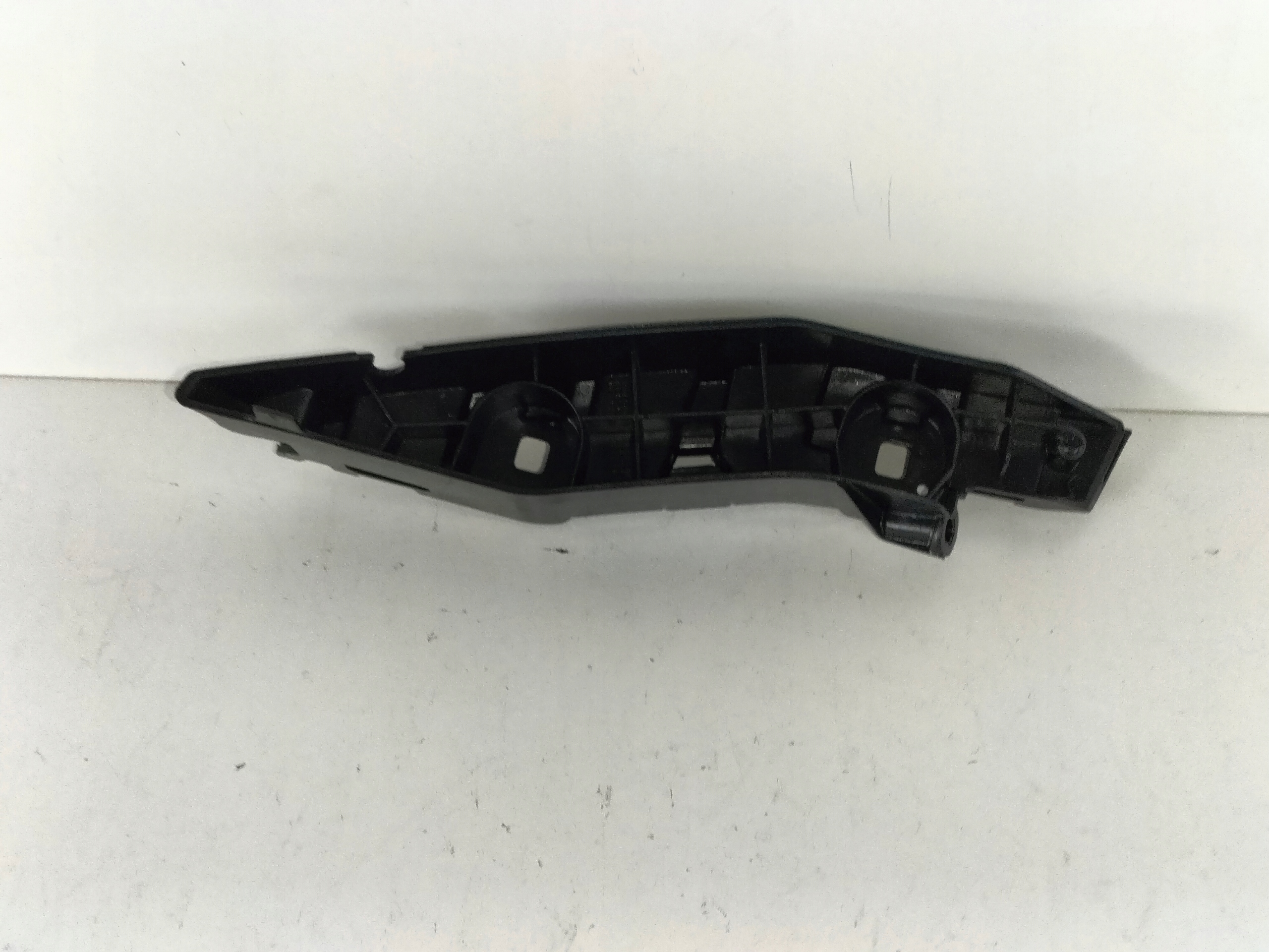 support holder of a bumper front left SKODA SCALA 19