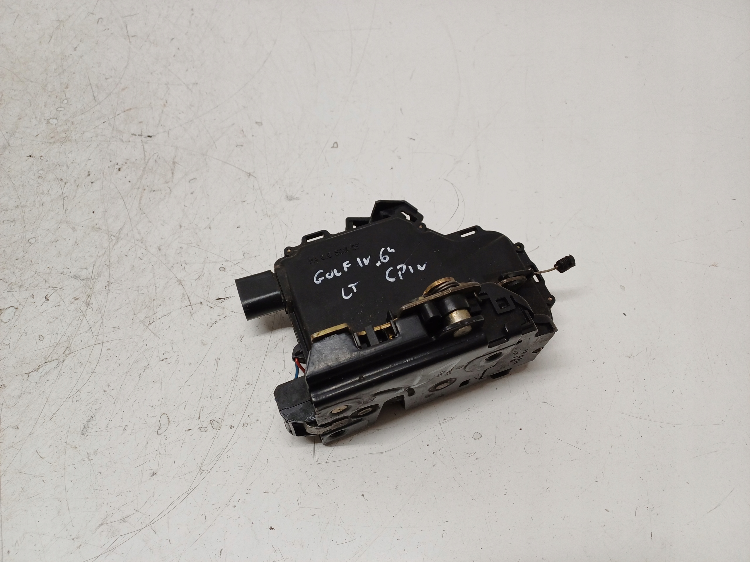 VW GOLF IV 4 97-06 ZAMEK LEWY TYŁ 6PIN