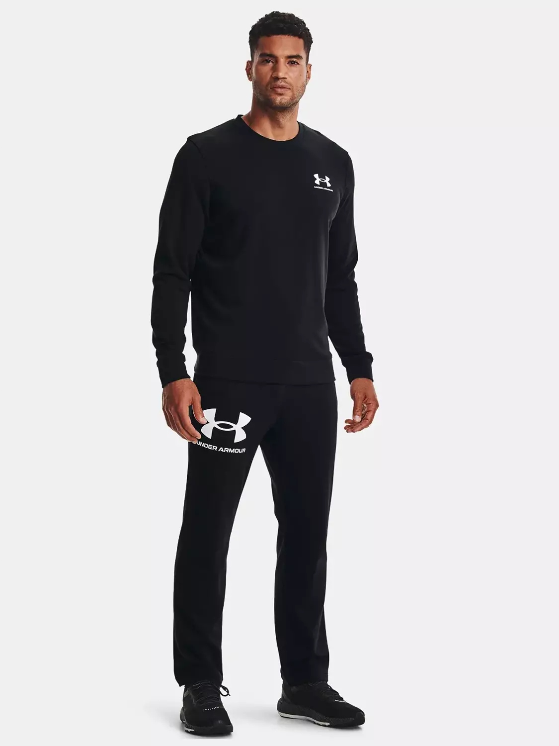 BLUZA DRESOWA MĘSKA UNDER ARMOUR SPORTOWA 1370404 Wzór dominujący bez wzoru