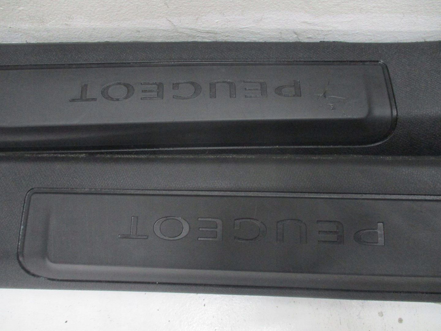 cap moulding threshold PEUGEOT 3008