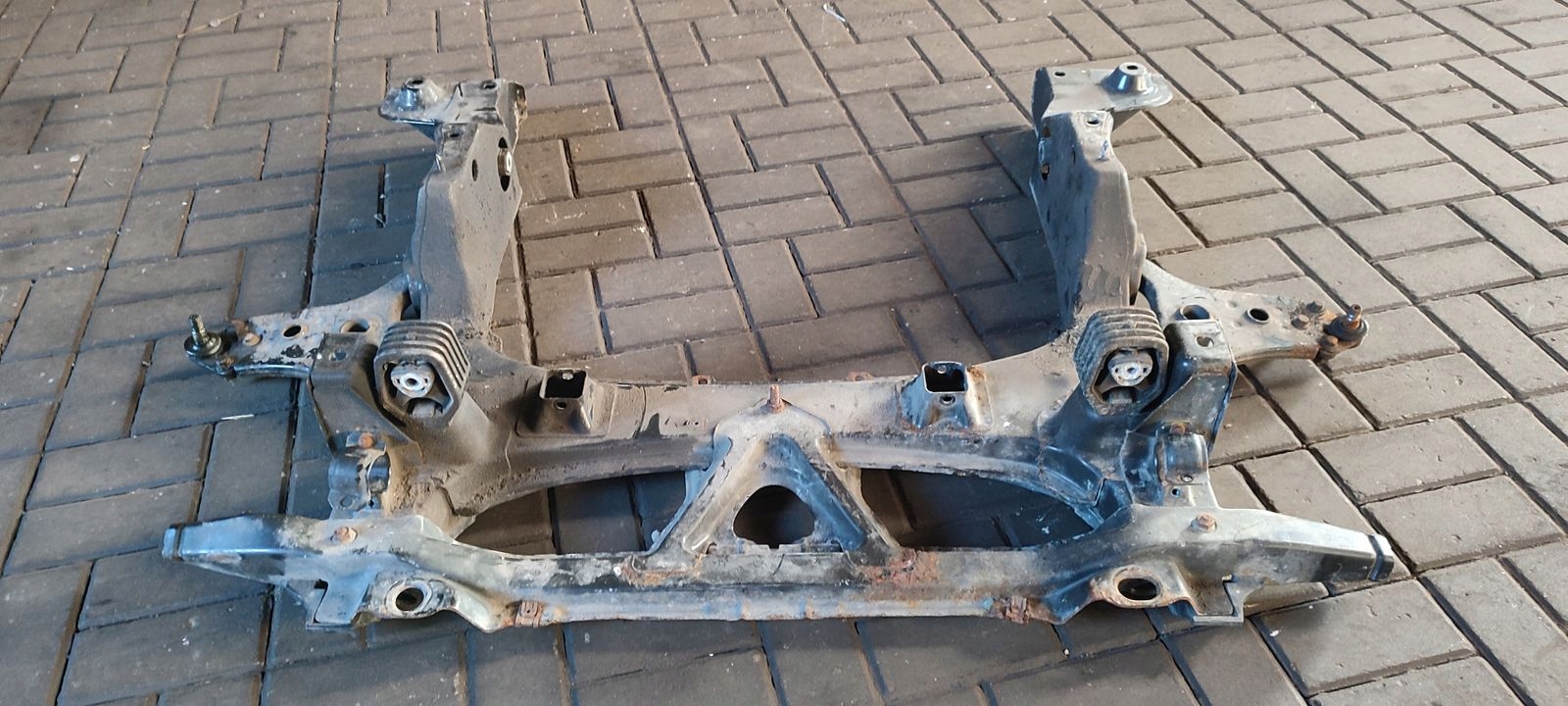 axle beam subframe front front Mercedes W245