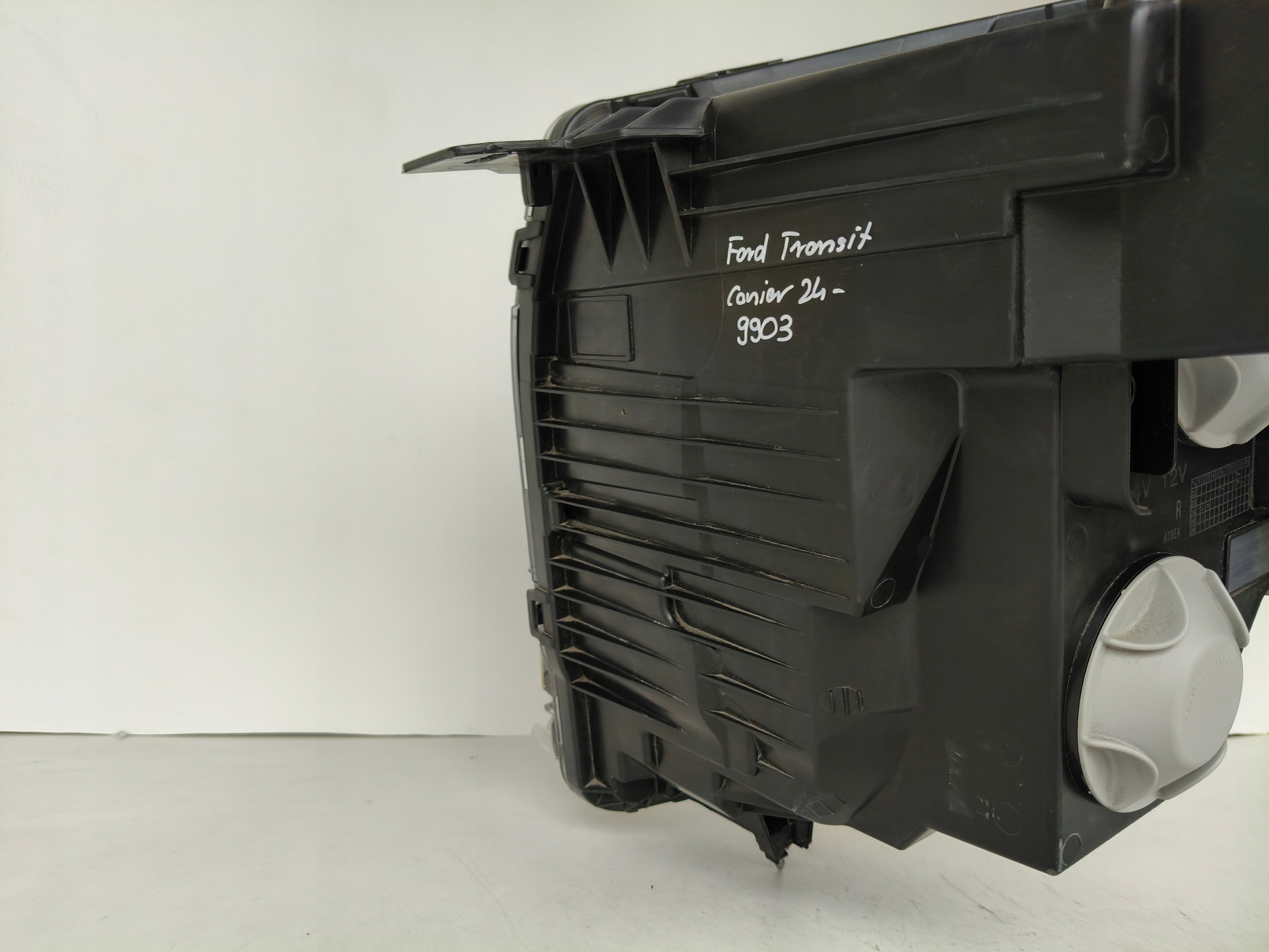 light right REFLEKTOR FORD TRANSIT COURIER 24