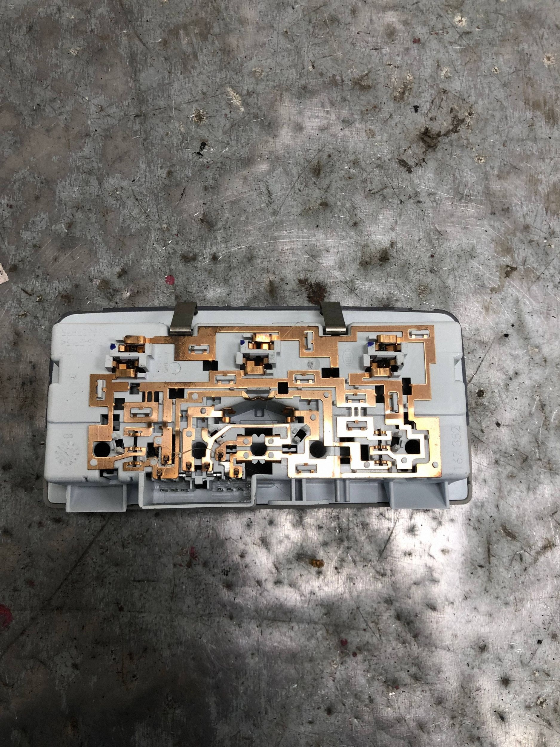 feu de toit arrière OPEL ASTRA K KOMBI 13360606
