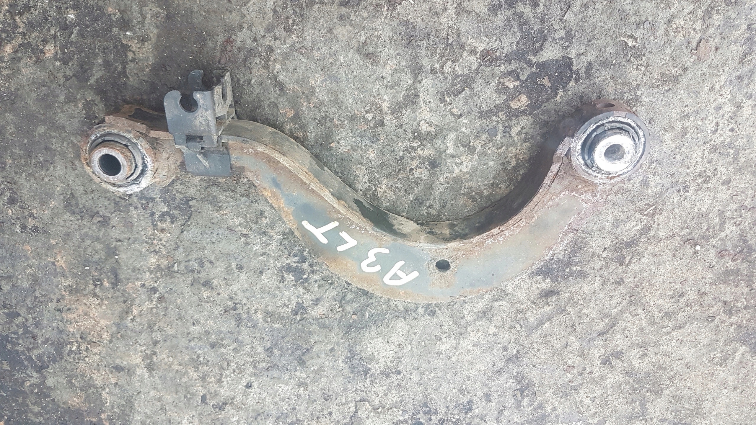 AUDI A3 8P Querlenker hinten oben rechts oder links