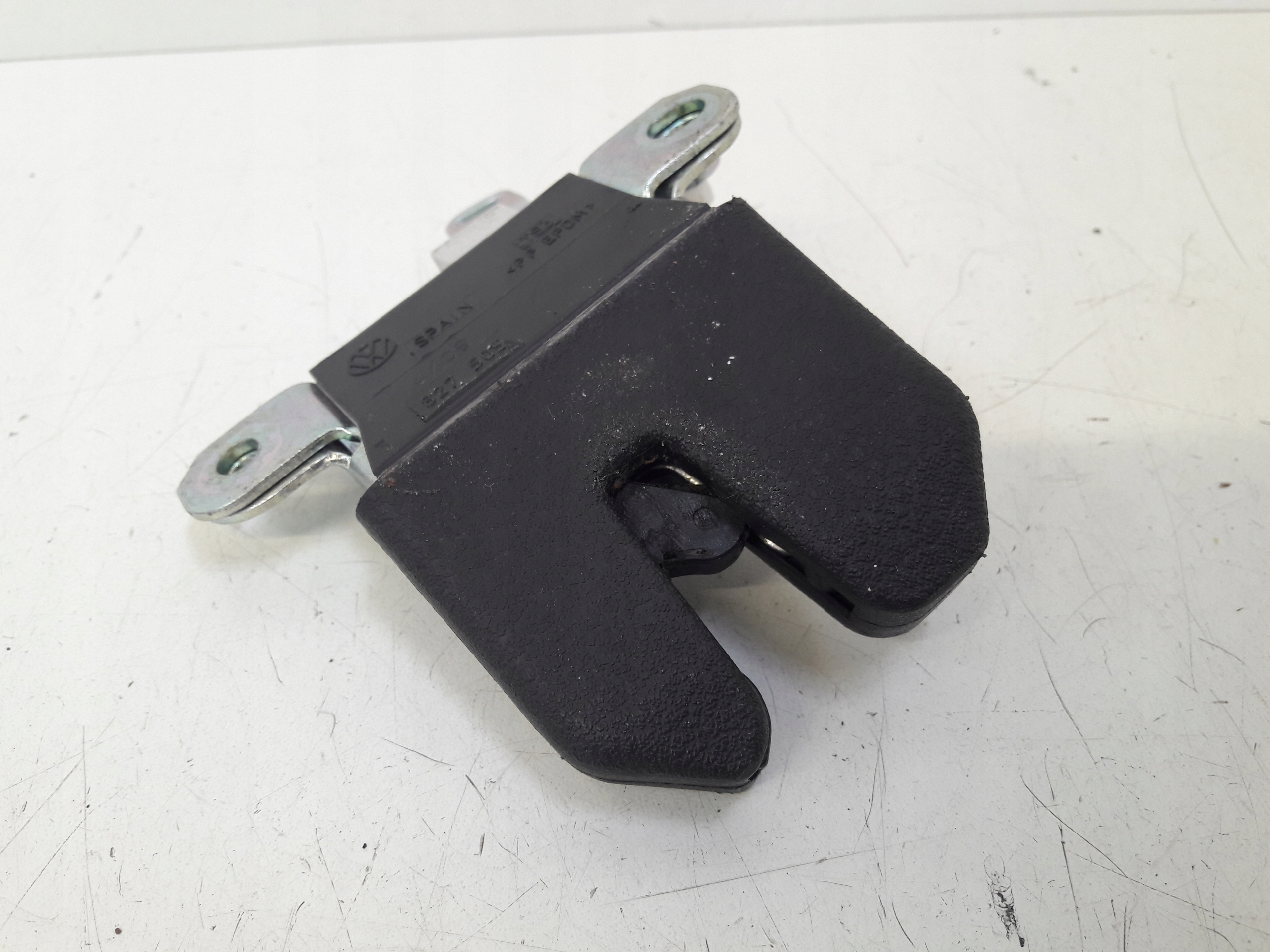 lock bonnet 3U0827505A Skoda Superb