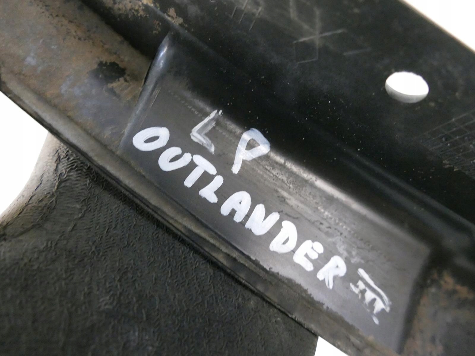 MITSUBISHI OUTLANDER III mudguard flap front left MZ314664