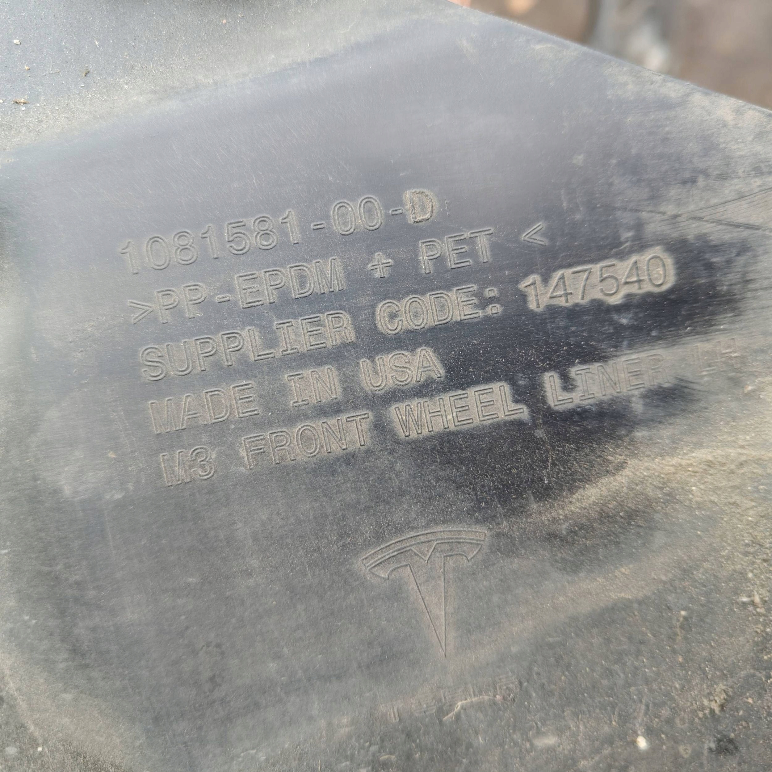 mudguard front front side left Tesla Model 3 108158100D