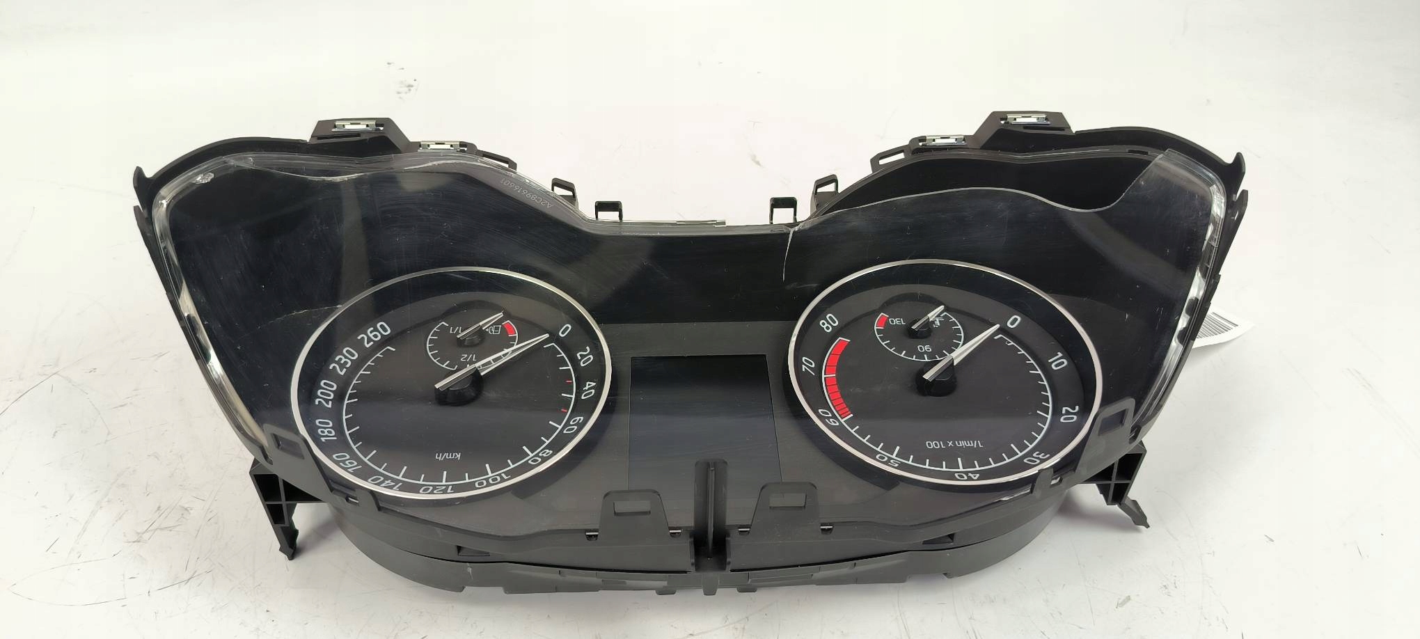 dials clock EU 3V0920740A SKODA SUPERB III