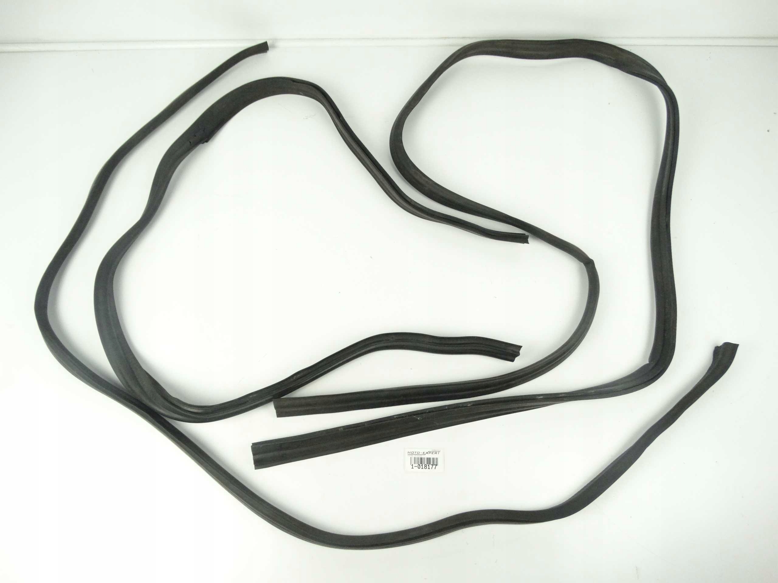 Mercedes E W211 USZCZELKA USZCZELKI KOMORY SILNIKA