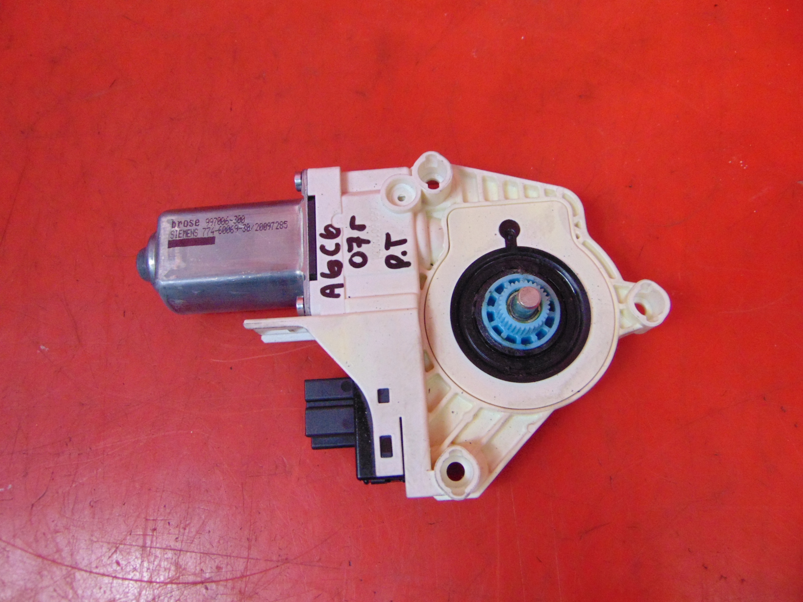 AUDI A6 C6 mini motor windows right rear part 4F0959802F
