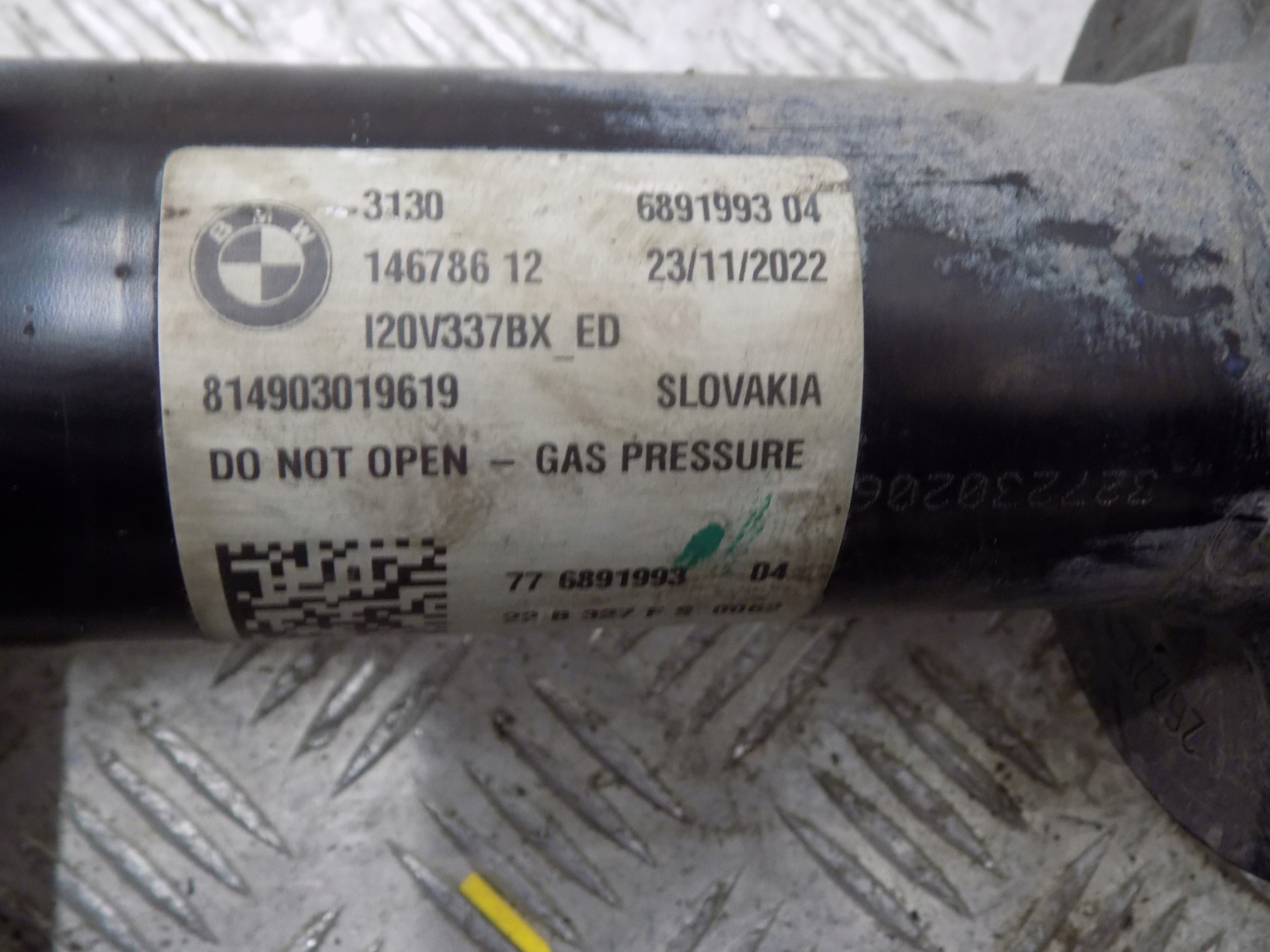 BMW IX I20 shock absorber front right left 6891994 6891993