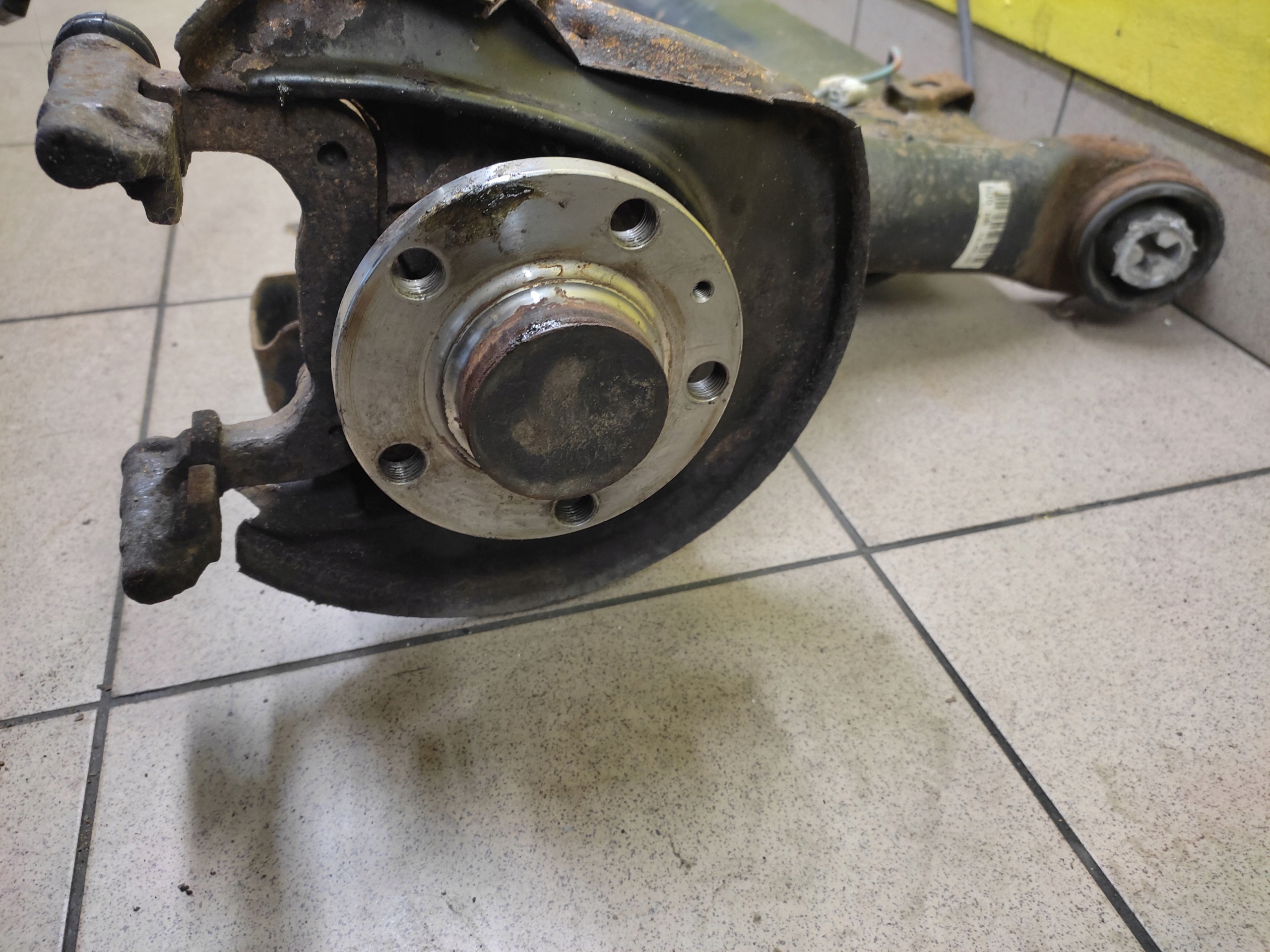 VW POLO 1.9 TDI Achsträger heck