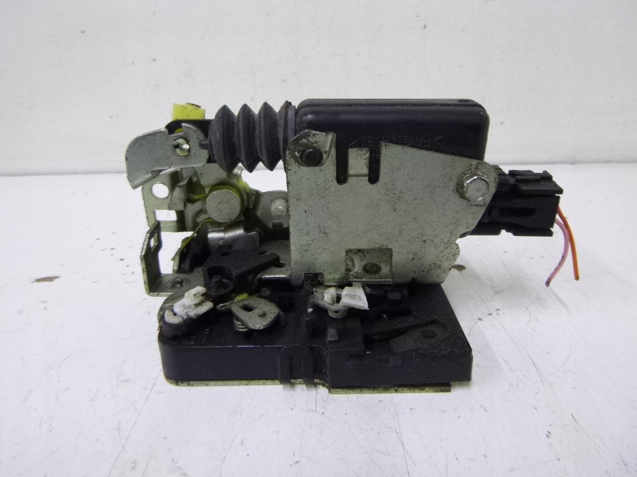 lock door front right Dacia Logan 2005r.