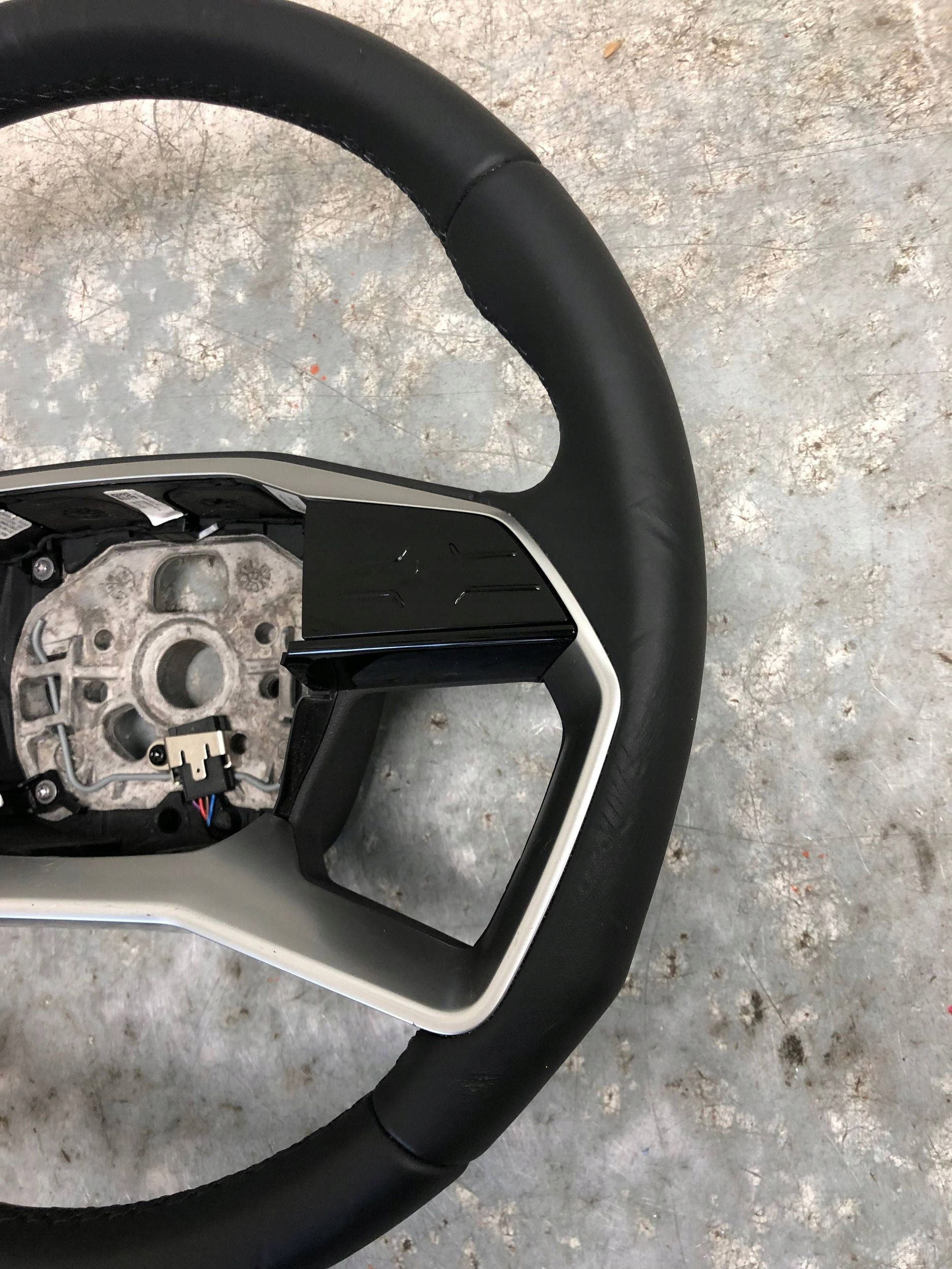 lenkrad Leder MULTIFUNKCJA DOTYKOWA AUDI Q4 E-TRON 89A419091E