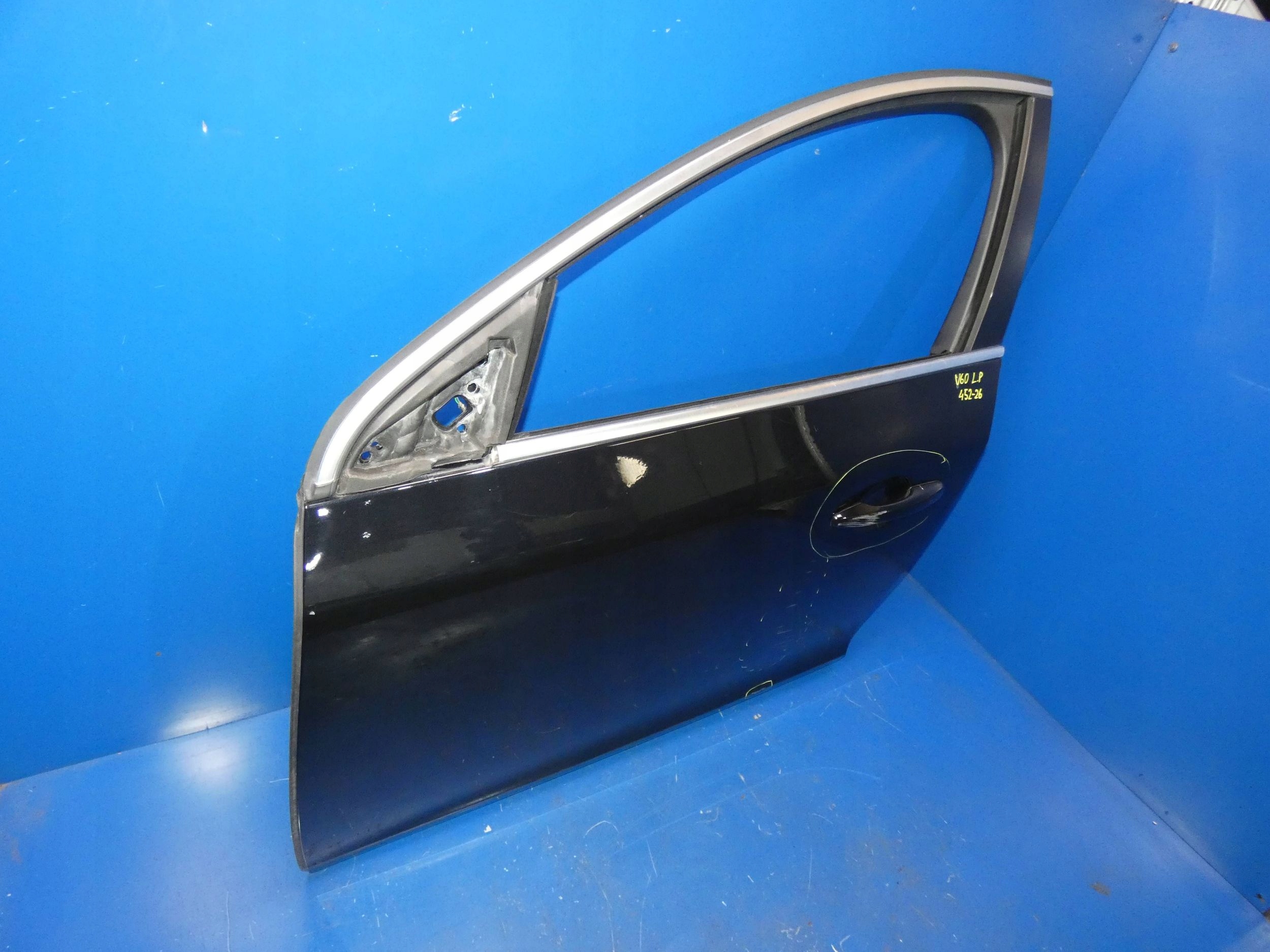 VOLVO V60 S60 II door left front front - STAN as for FOTO