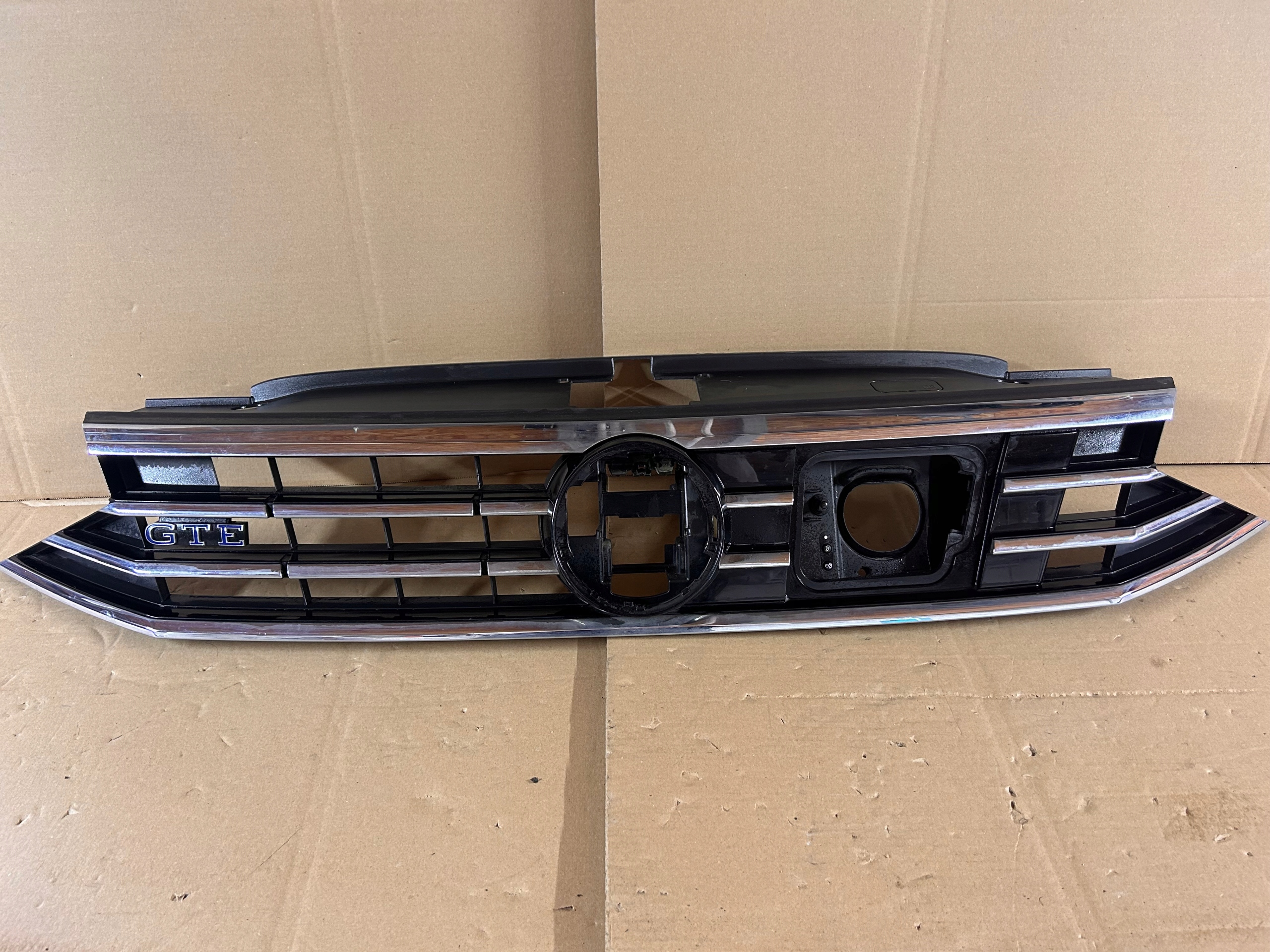 VW Passat B8 Kühlergrill FRONTGRILL Kühlergitter 3G0853651CA - Thumbnail 1