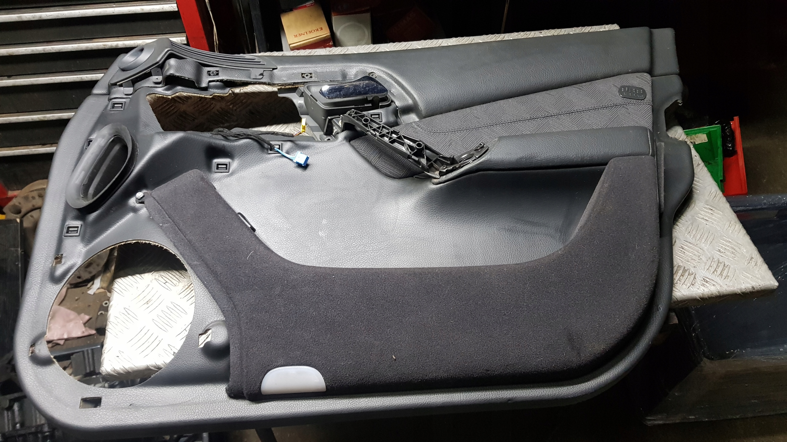 MERCEDES W220 side upholstery right