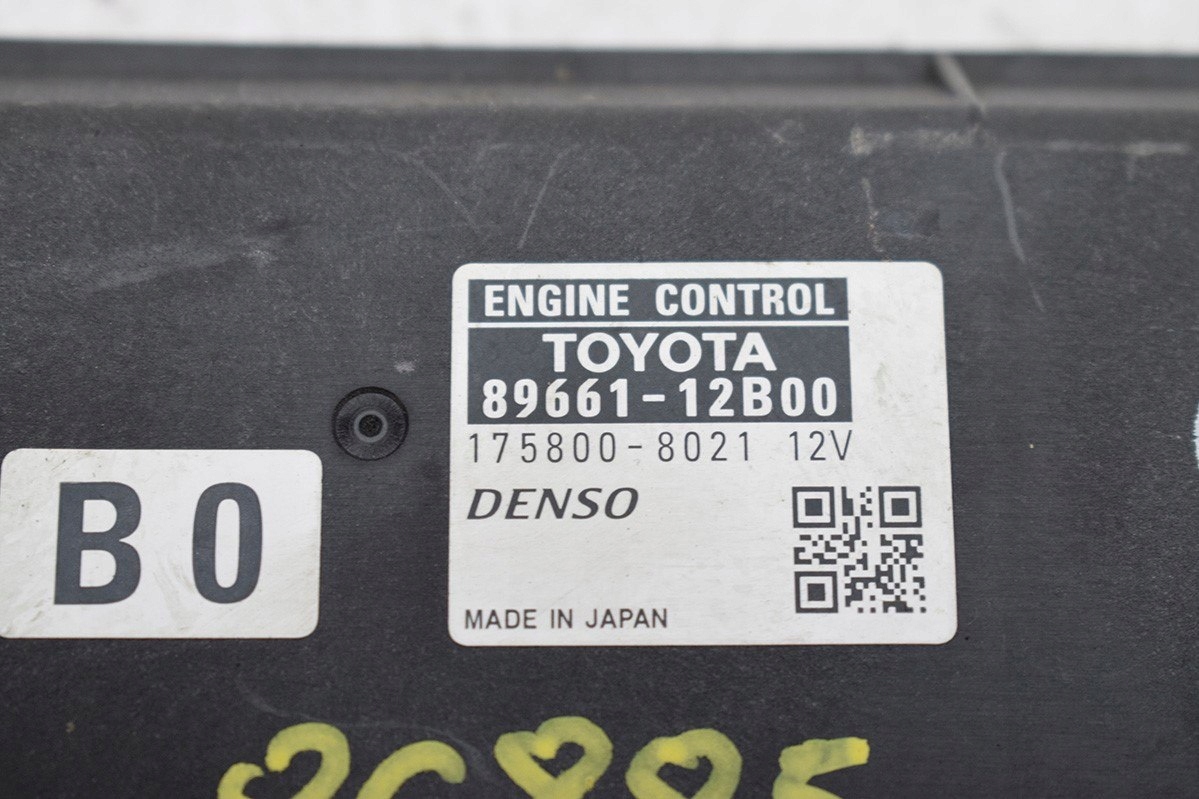 computer control unit TOYOTA AURIS 89661-12B00